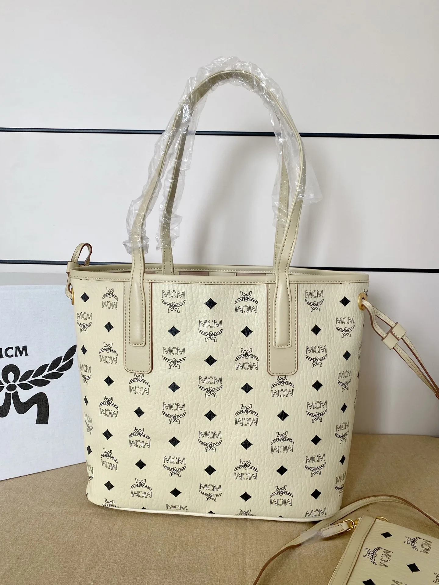Women's Classic Handbags MCM 18223301