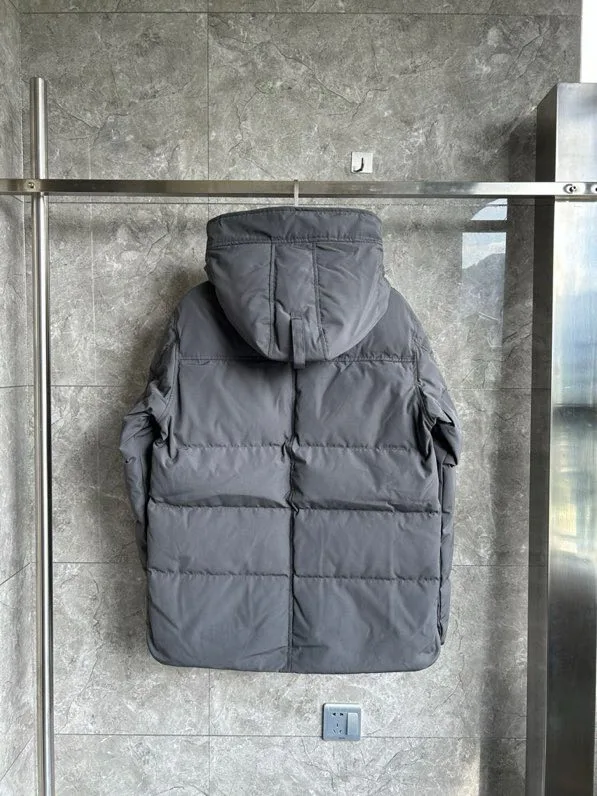 Women's Jackets And Down Jackets CANADA GOOSE 18111613