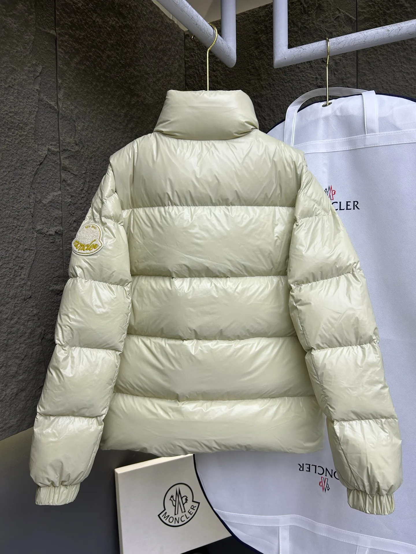 Men's Jackets And Down Jackets MONCLER 18188953