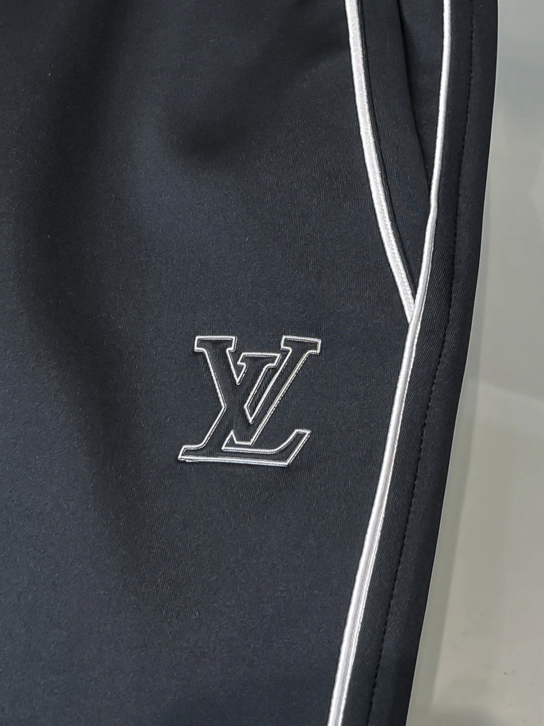 Men's Trousers LOUIS VUITTON 18499211