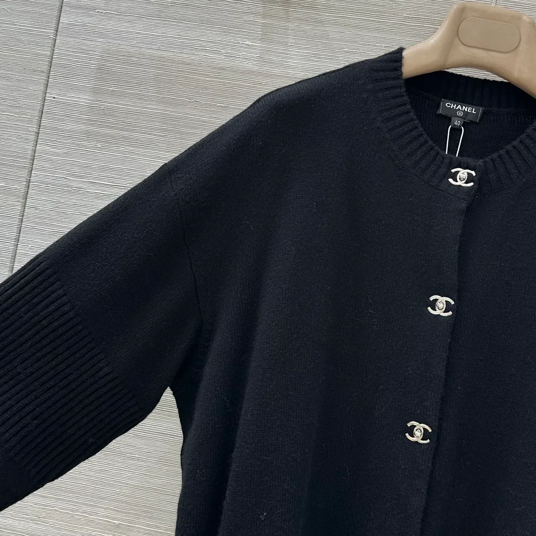 Women's Jumpers And Sweaters CHANEL 18027195