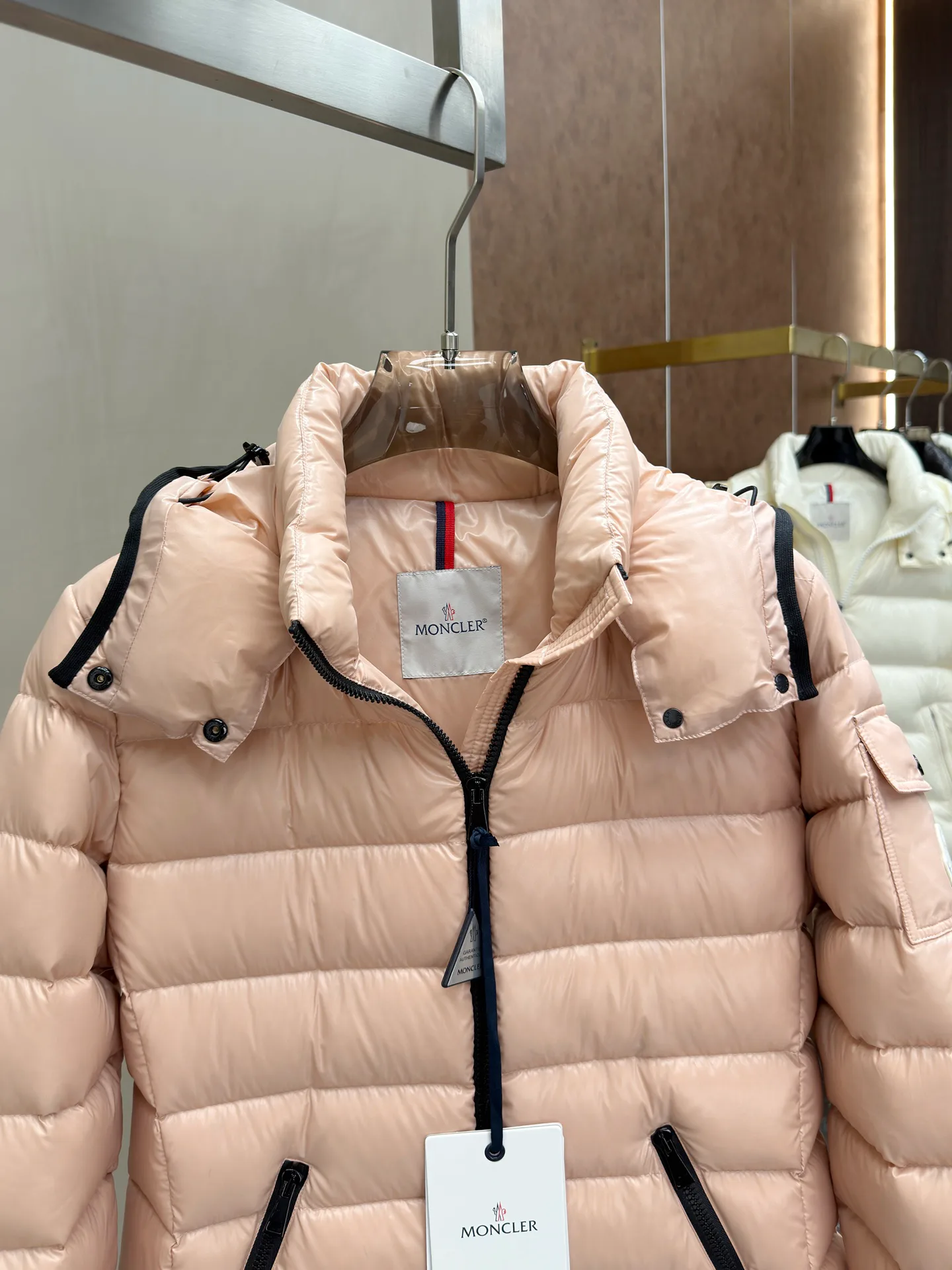 Куртки И Пуховики Женские Moncler 18631572
