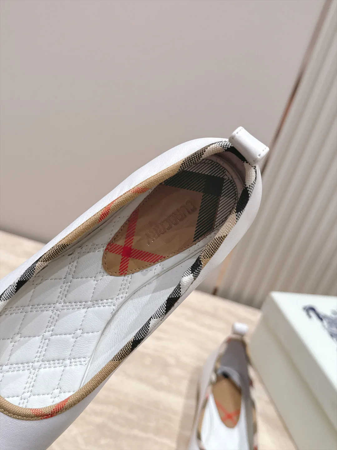 Women's Ballet Flats BURBERRY 17946298