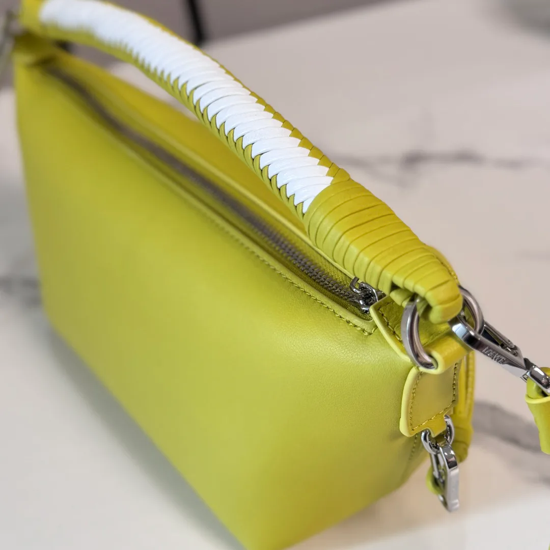 Women's Classic Handbags LOEWE 17678700