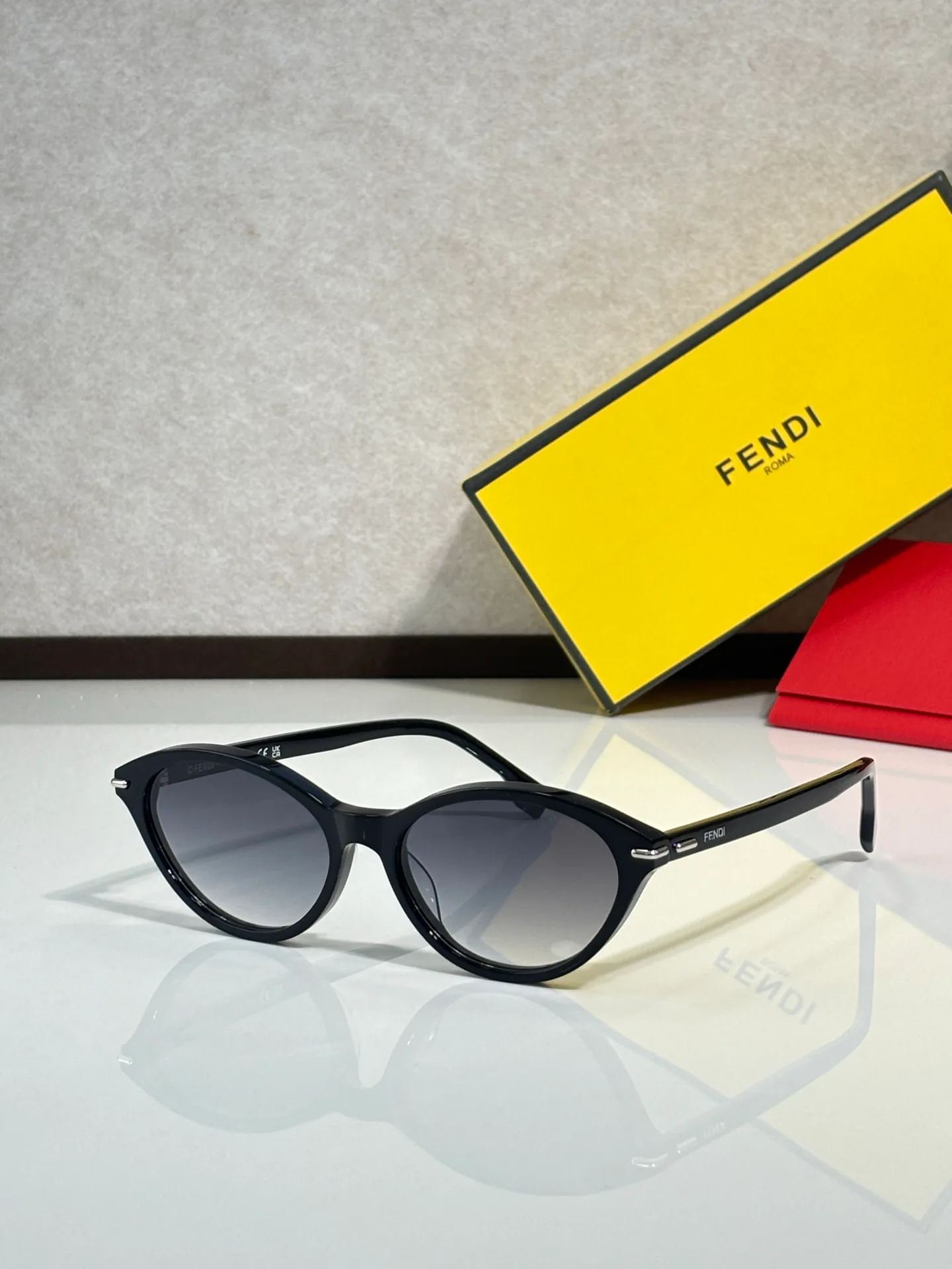 Glasses FENDI 18490171