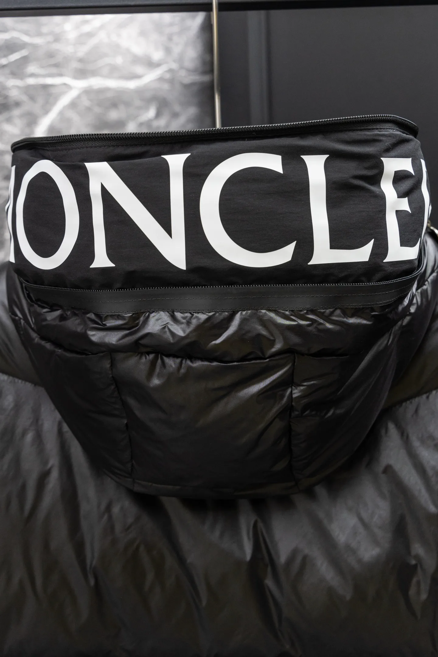 Women's Jackets And Down Jackets MONCLER 18507206