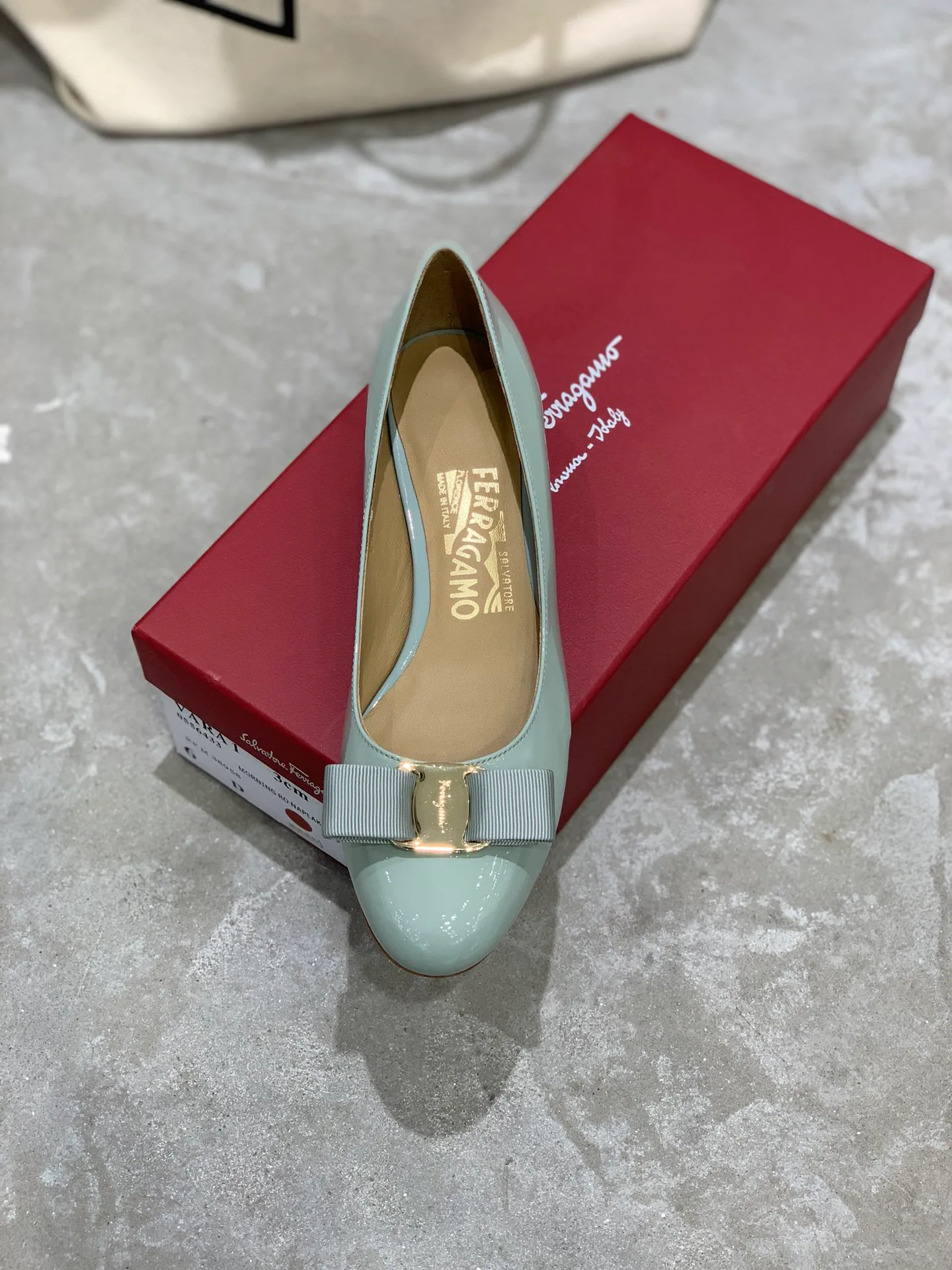 Women's Ballet Flats SALVATORE FERRAGAMO 18340664