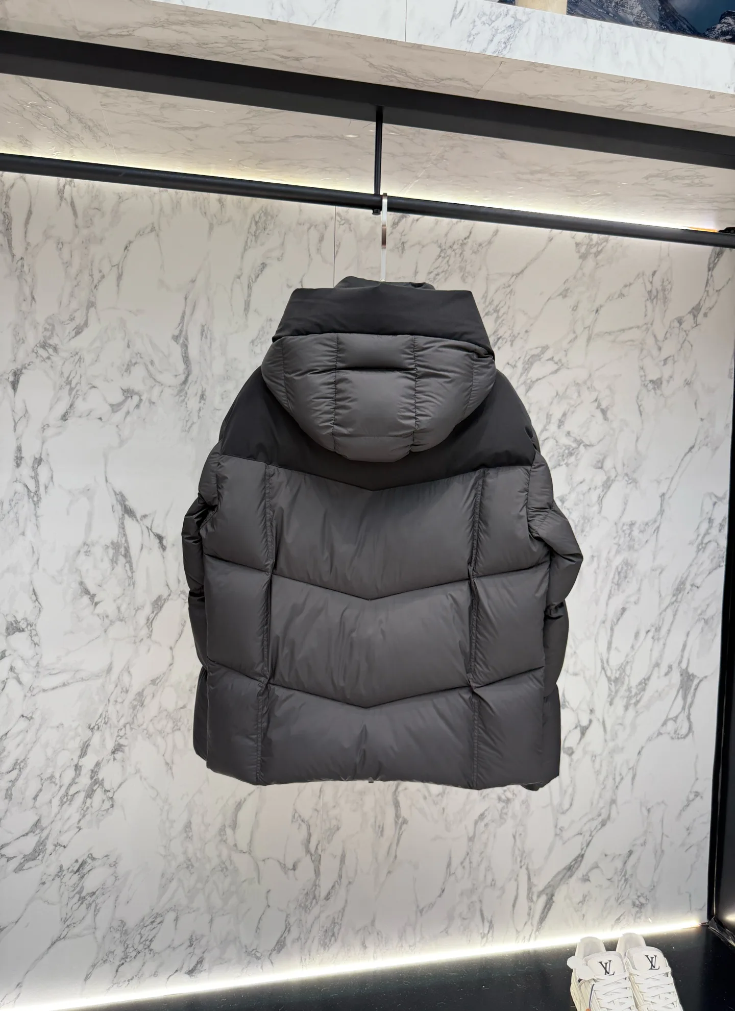 Men's Jackets And Down Jackets MONCLER 17886136