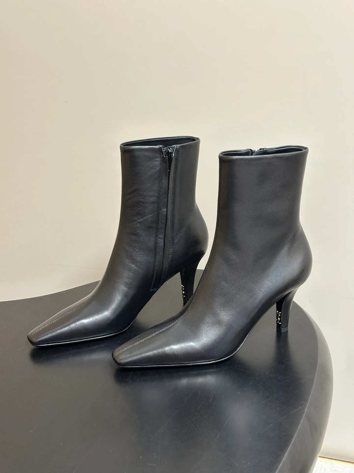 Women's Booties SAINT LAURENT 18492620