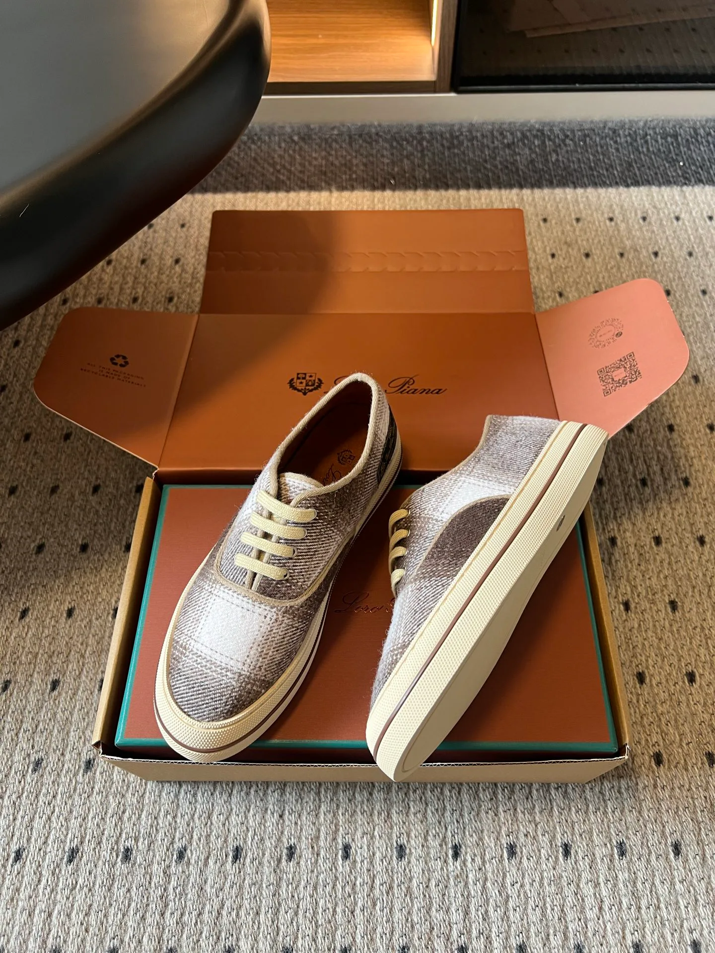Women's Sneakers LORO PIANA 17942680