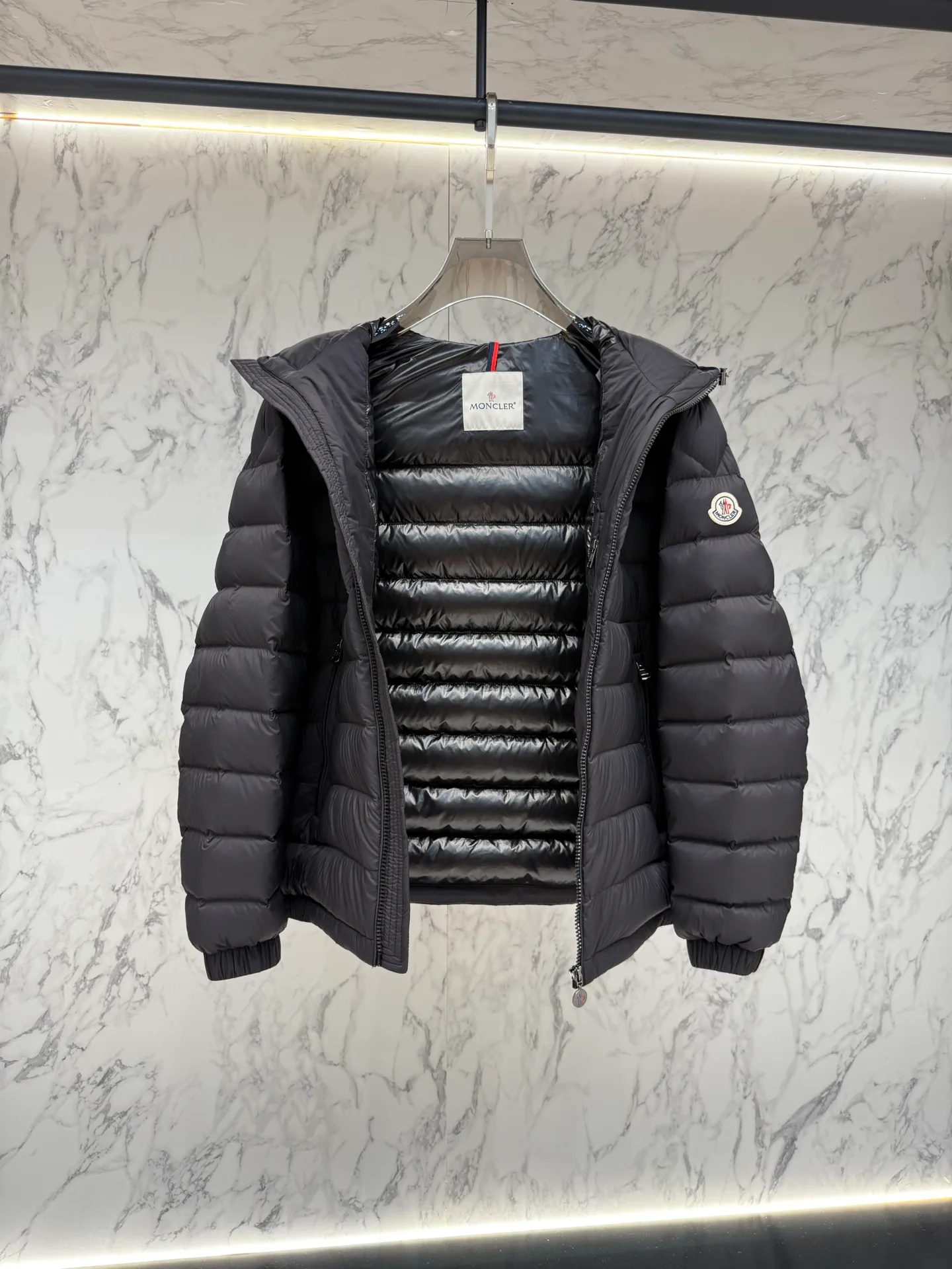 Куртки И Пуховики Мужские Moncler 18681322