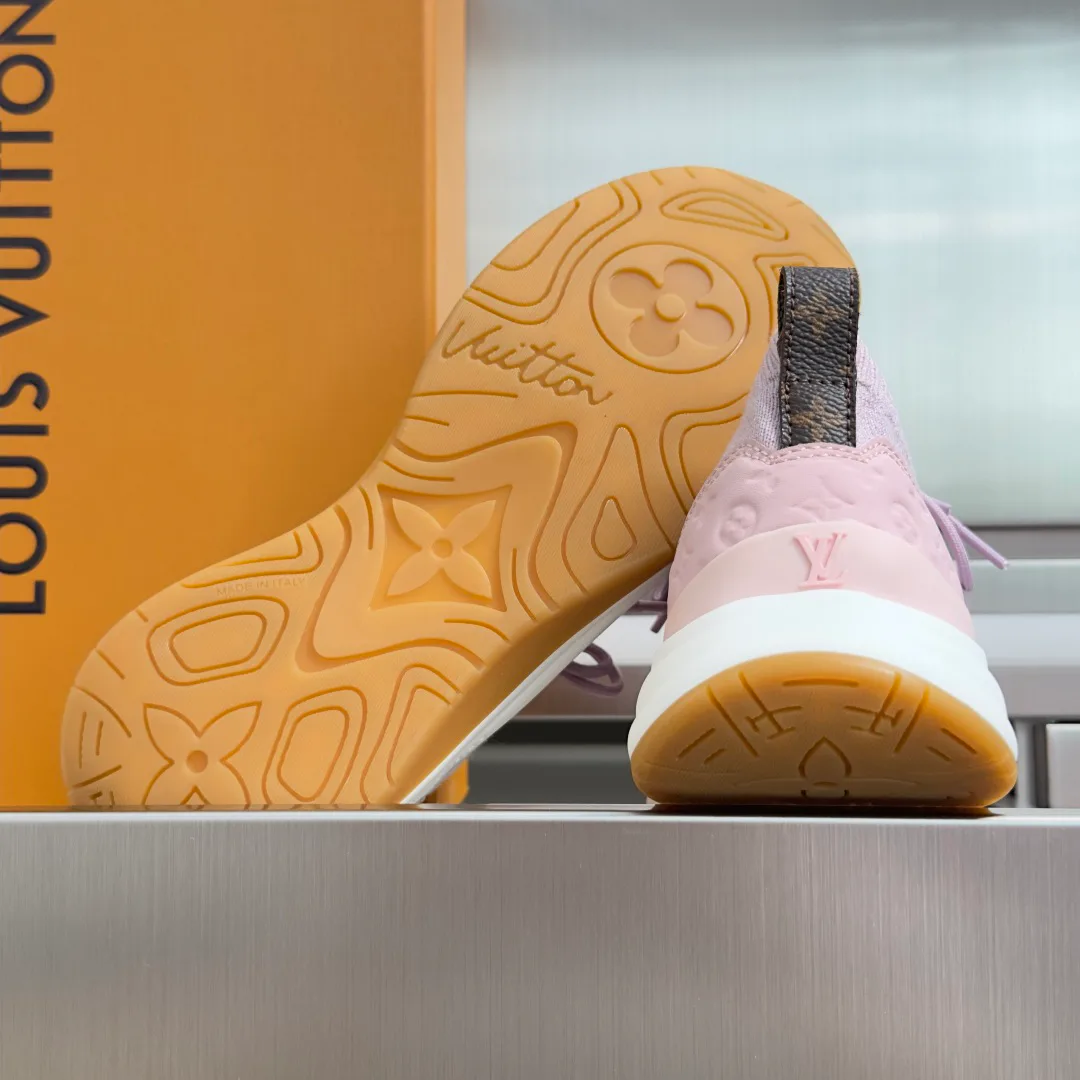 Women's Sneakers LOUIS VUITTON 17950532
