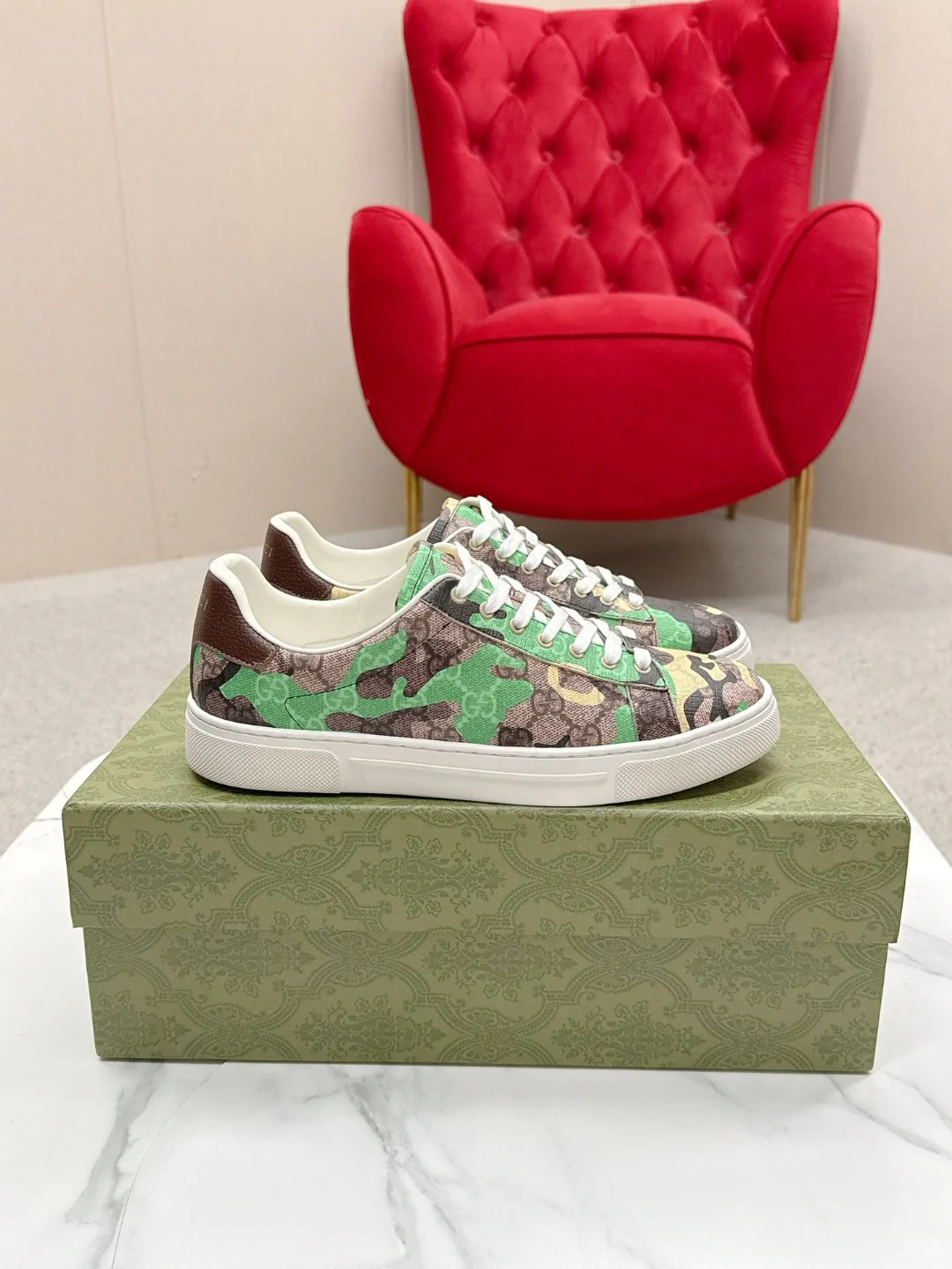 Women's Sneakers GUCCI 17620477