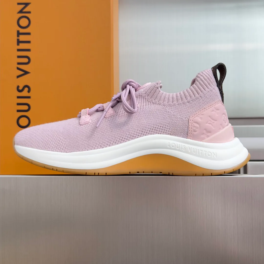 Women's Sneakers LOUIS VUITTON 17950532