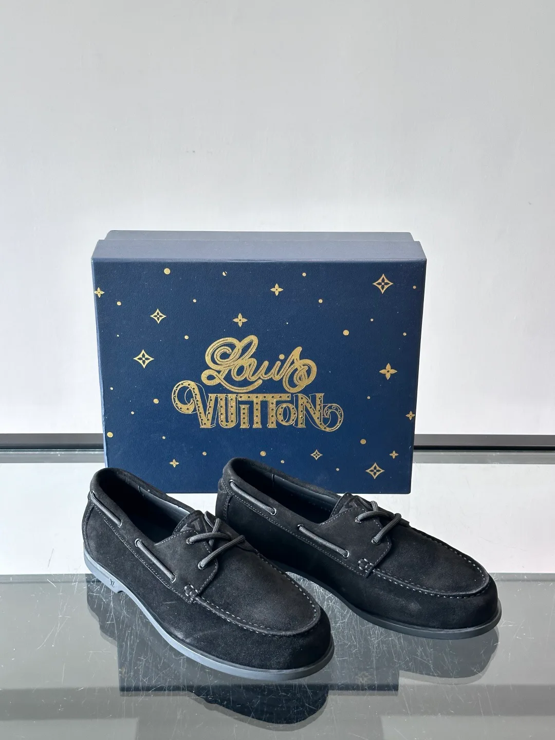 Men's Loafers And Dress Shoes LOUIS VUITTON 17941073