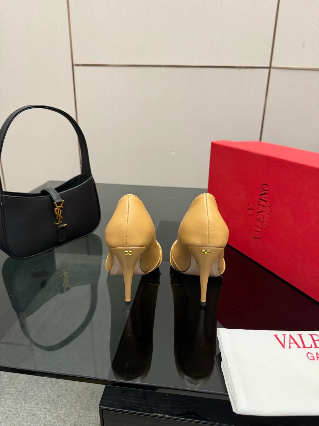 Women's Heels VALENTINO 17467429