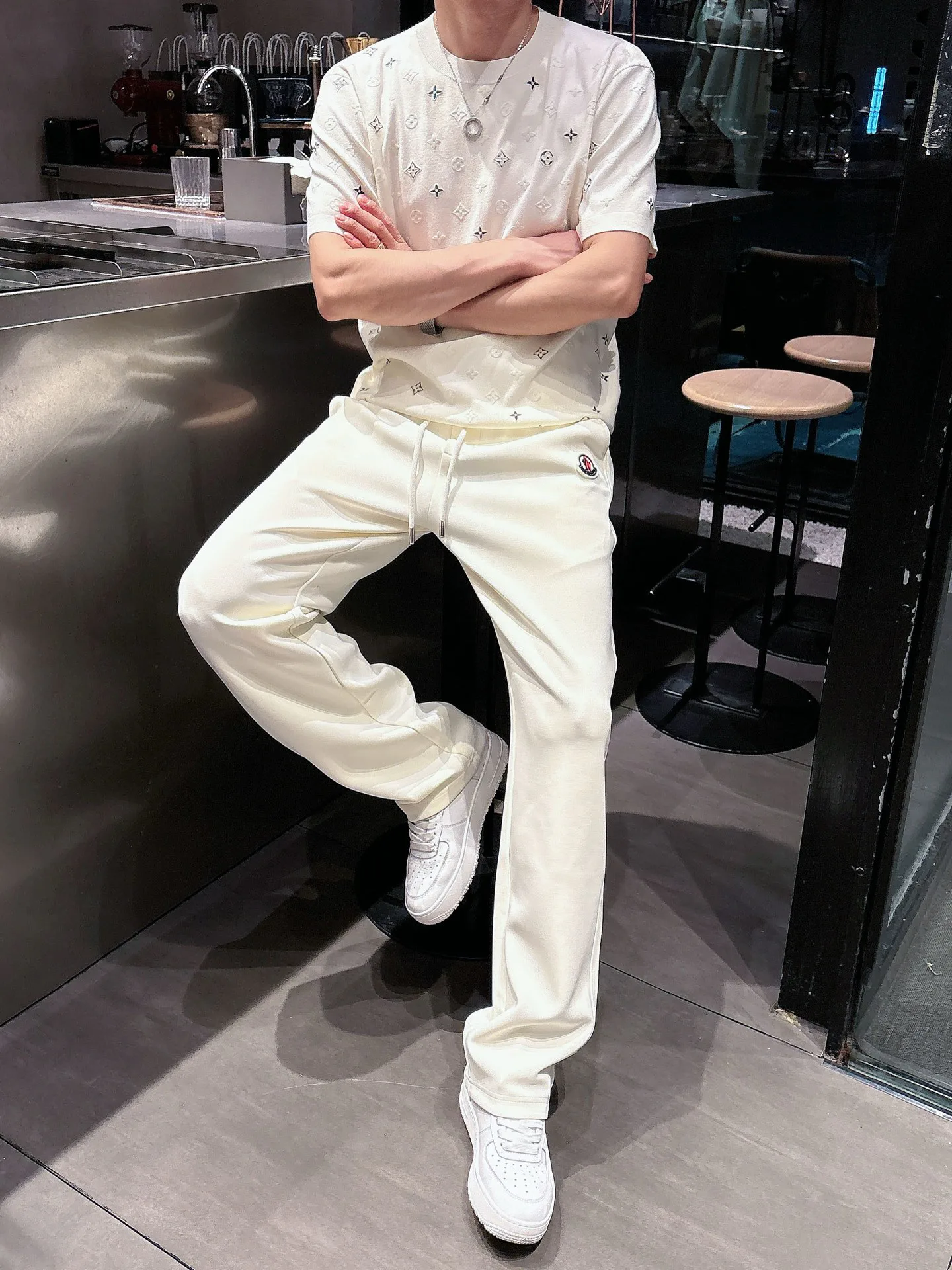 Брюки Мужские Moncler 18596869