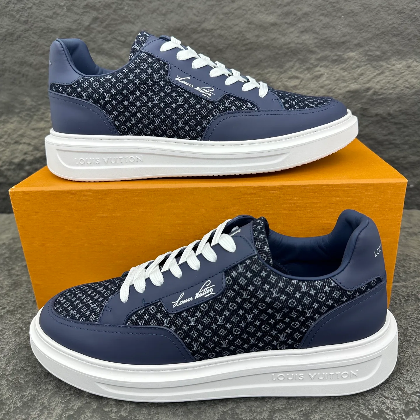 Men's Sneakers LOUIS VUITTON 18154145
