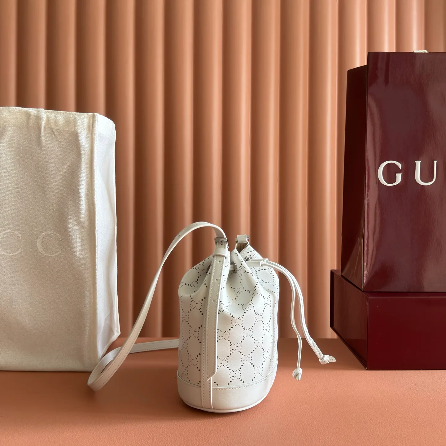 Women's Classic Handbags GUCCI 18148084