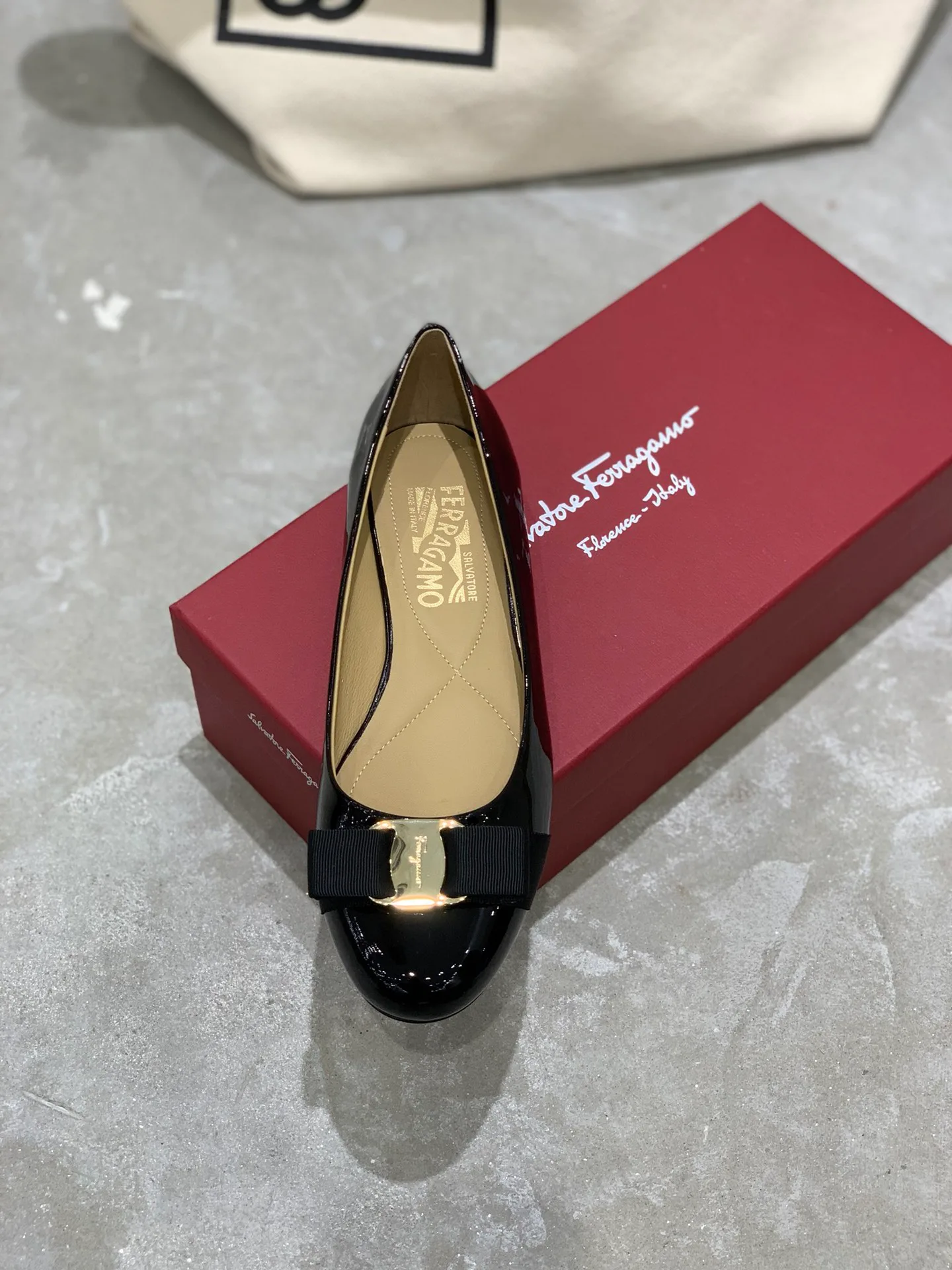 Women's Ballet Flats SALVATORE FERRAGAMO 18340632