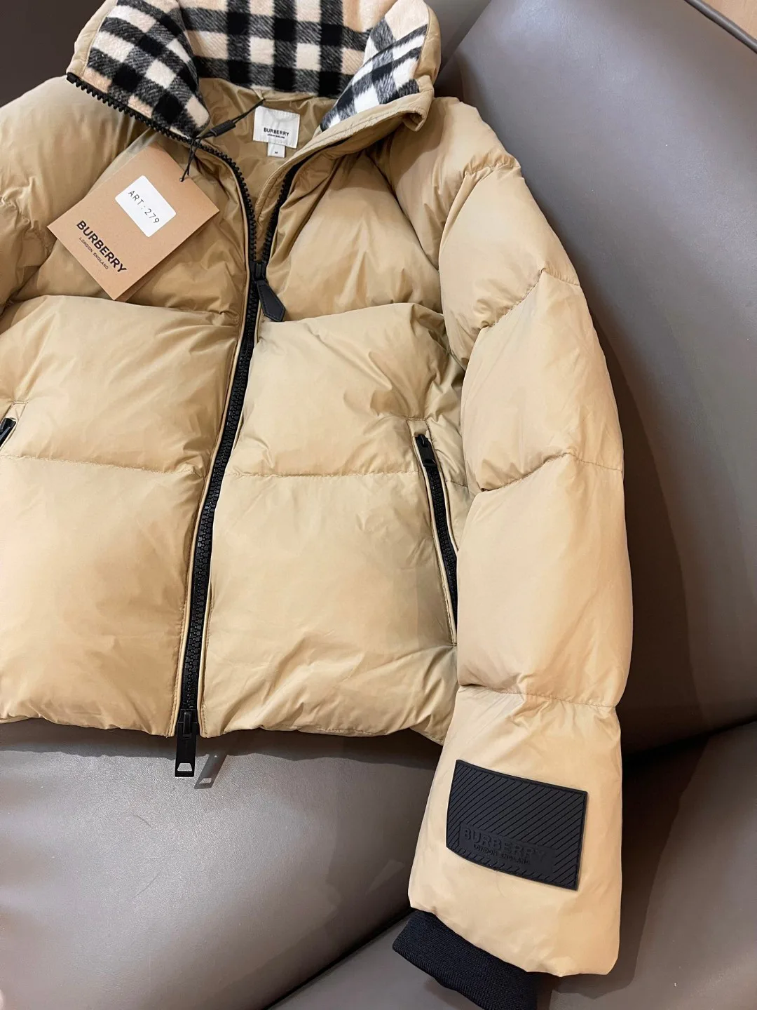 Women's Jackets And Down Jackets BURBERRY 17819234