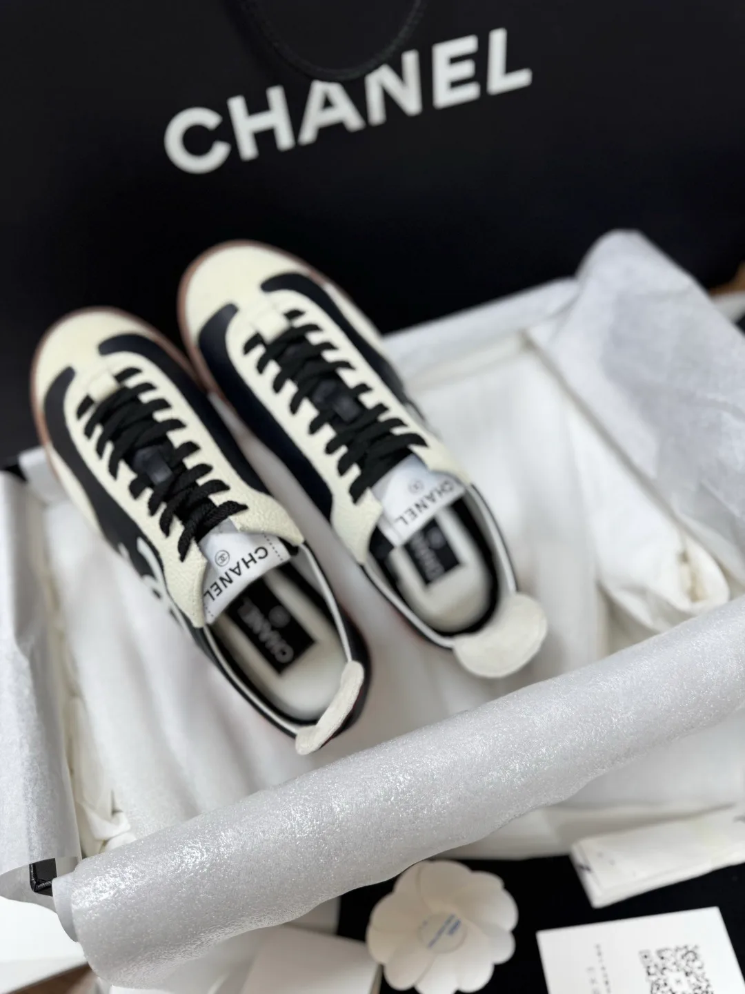 Women's Sneakers CHANEL 18223892