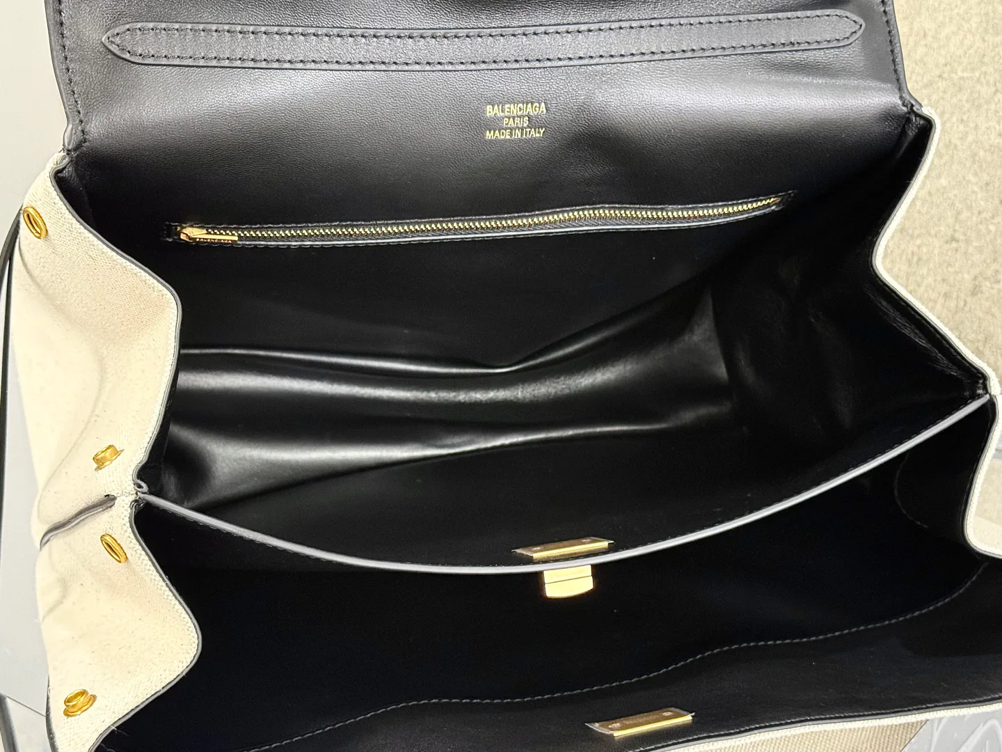 Классические Сумки Женские Balenciaga 18608571