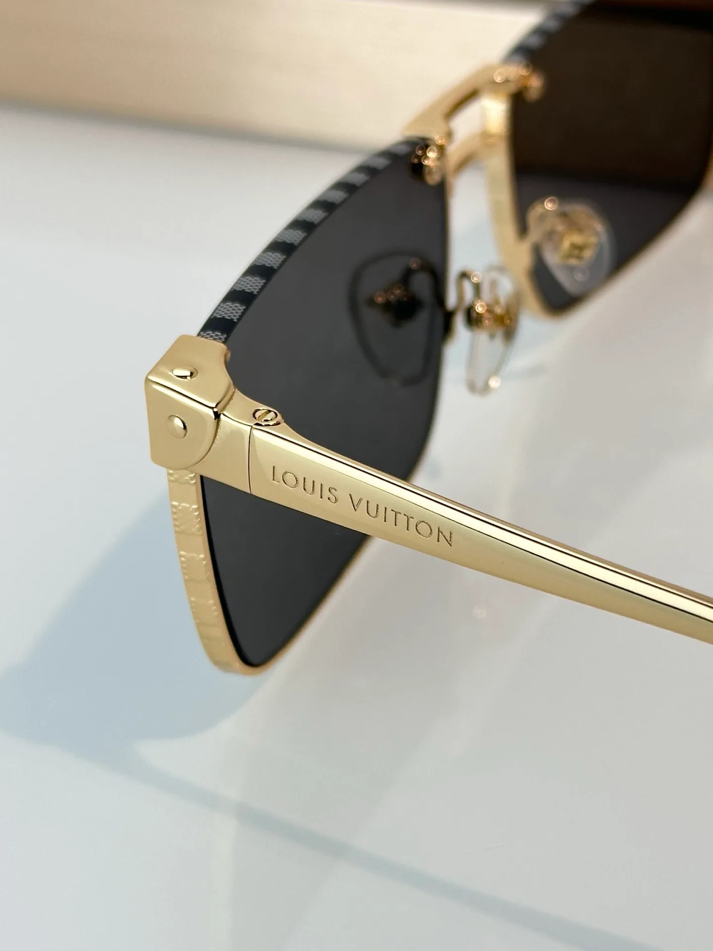 Glasses LOUIS VUITTON 16942432