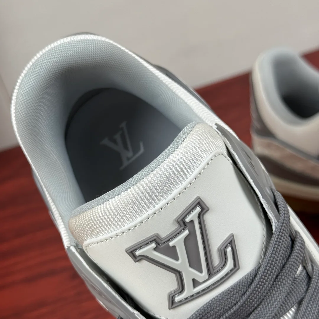 Кроссовки Мужские Louis Vuitton 18580850