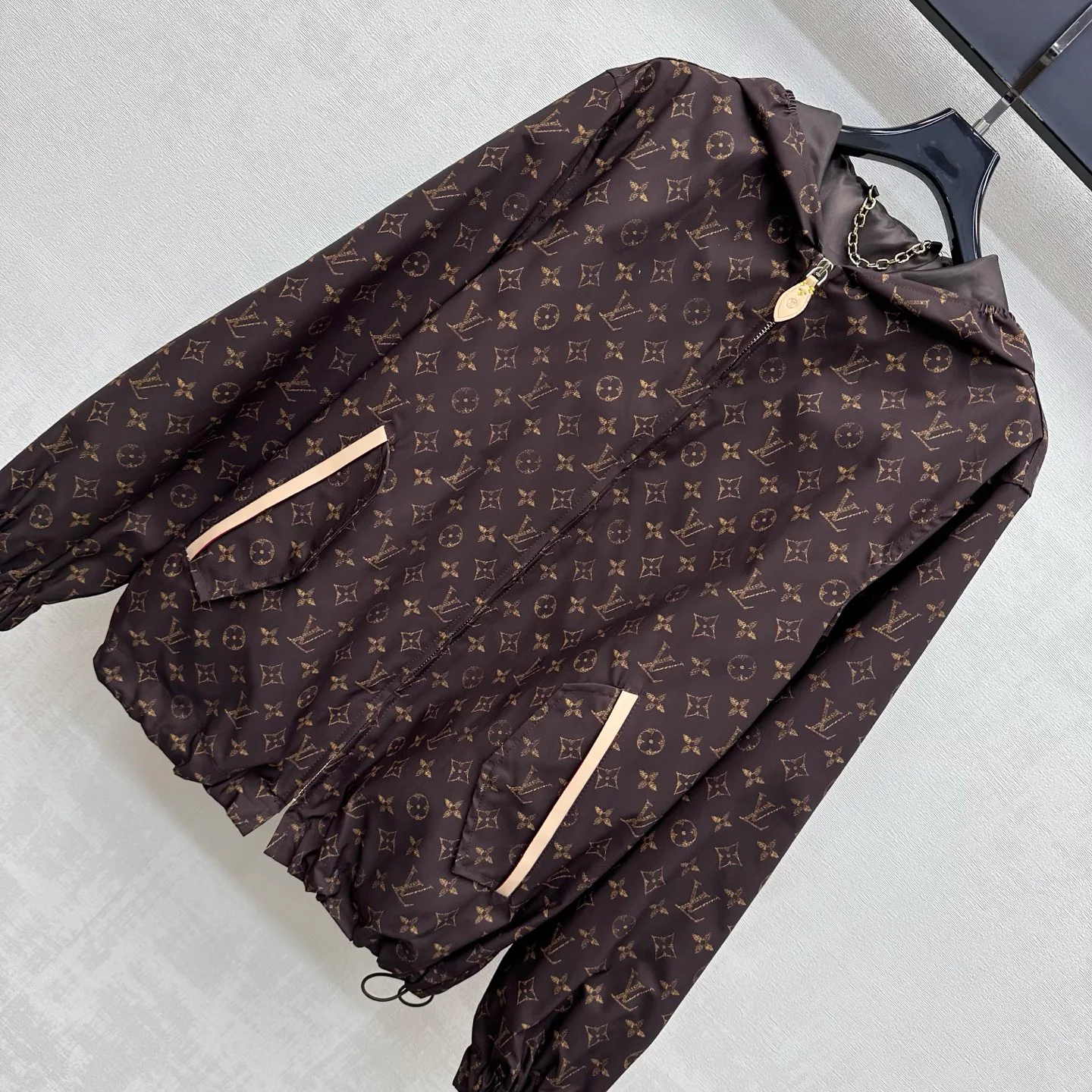 Women's Jackets And Down Jackets LOUIS VUITTON 18328047