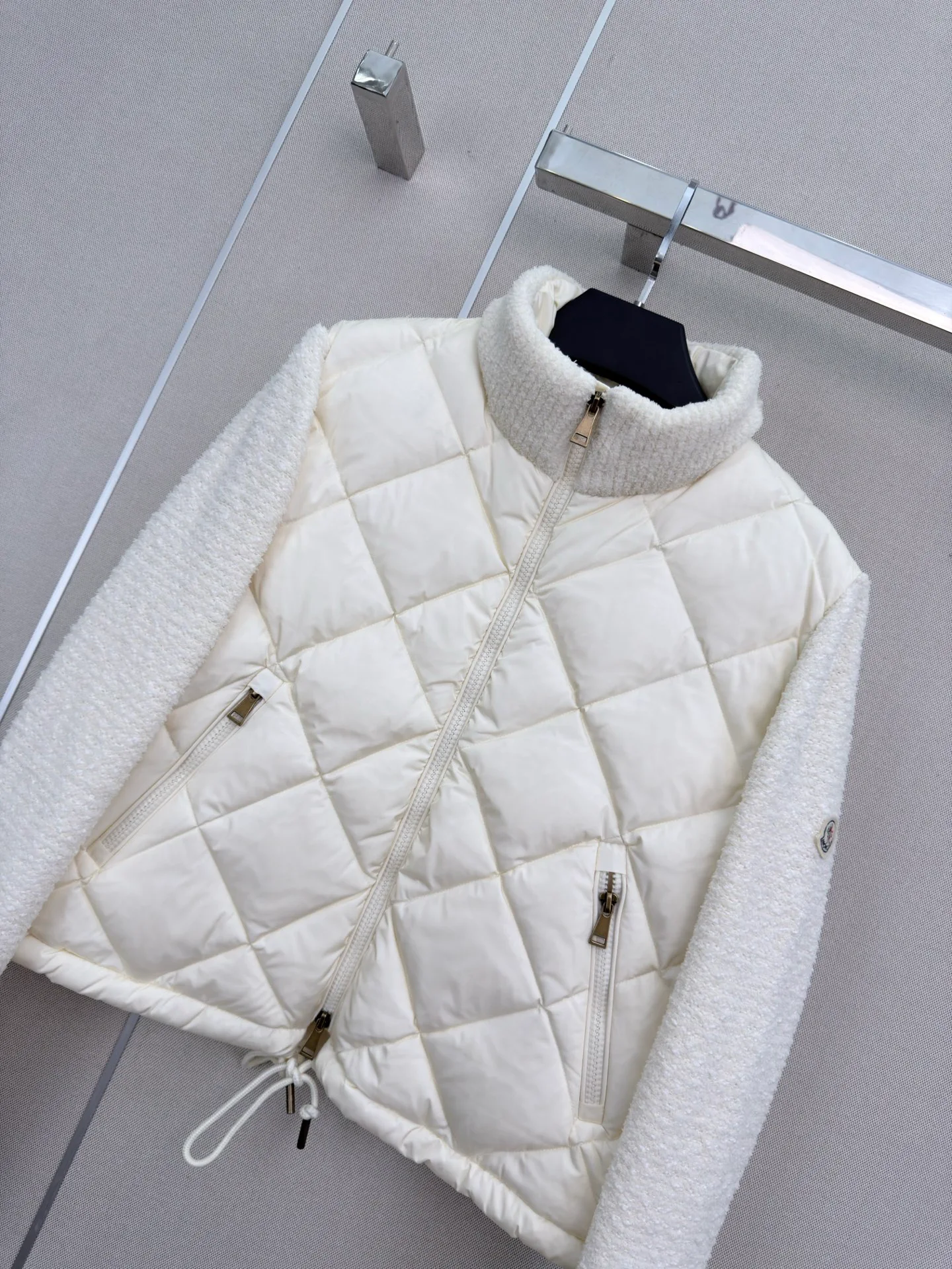Women's Jackets And Down Jackets MONCLER 18023496