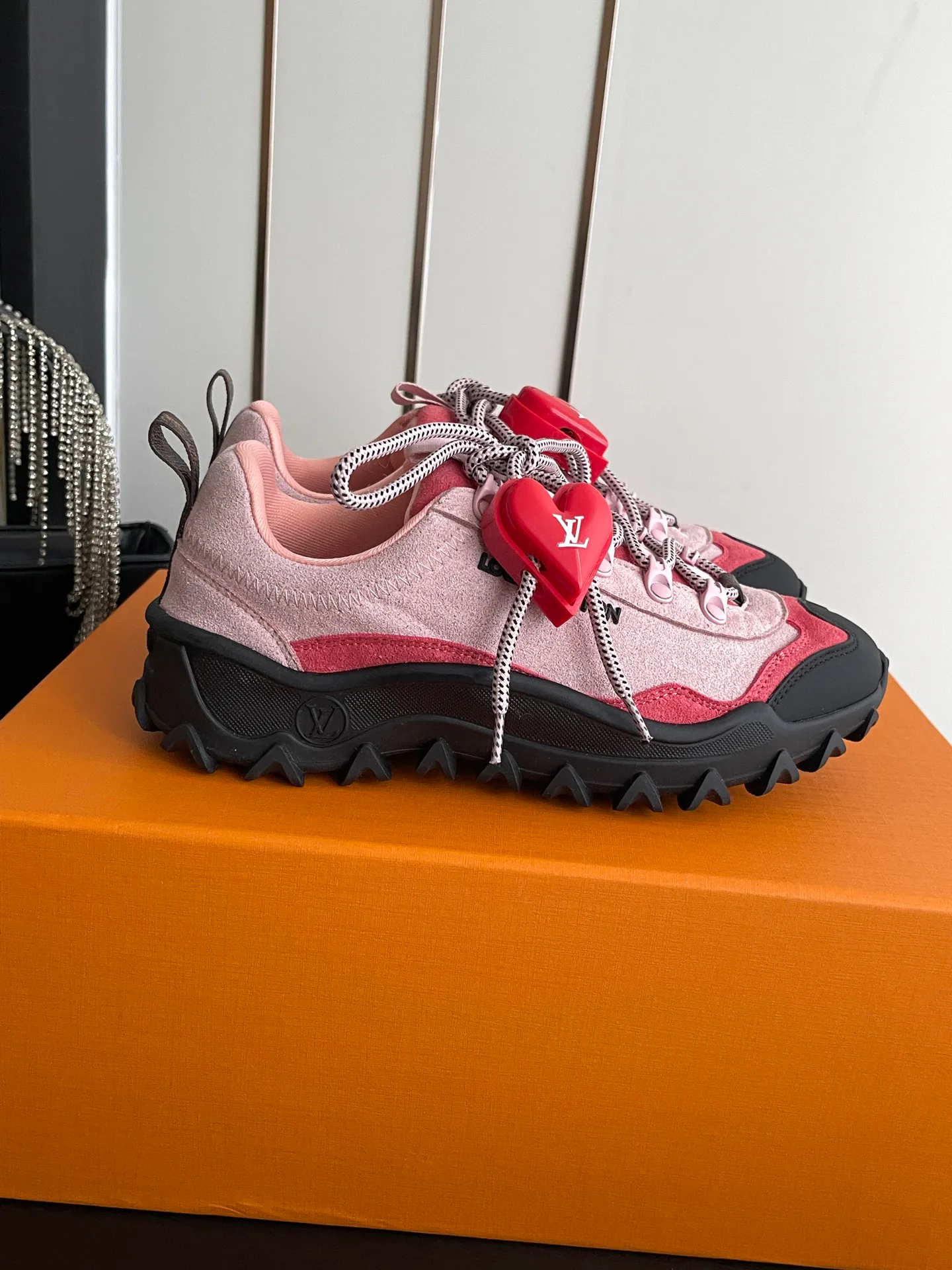 Women's Sneakers LOUIS VUITTON 17554378