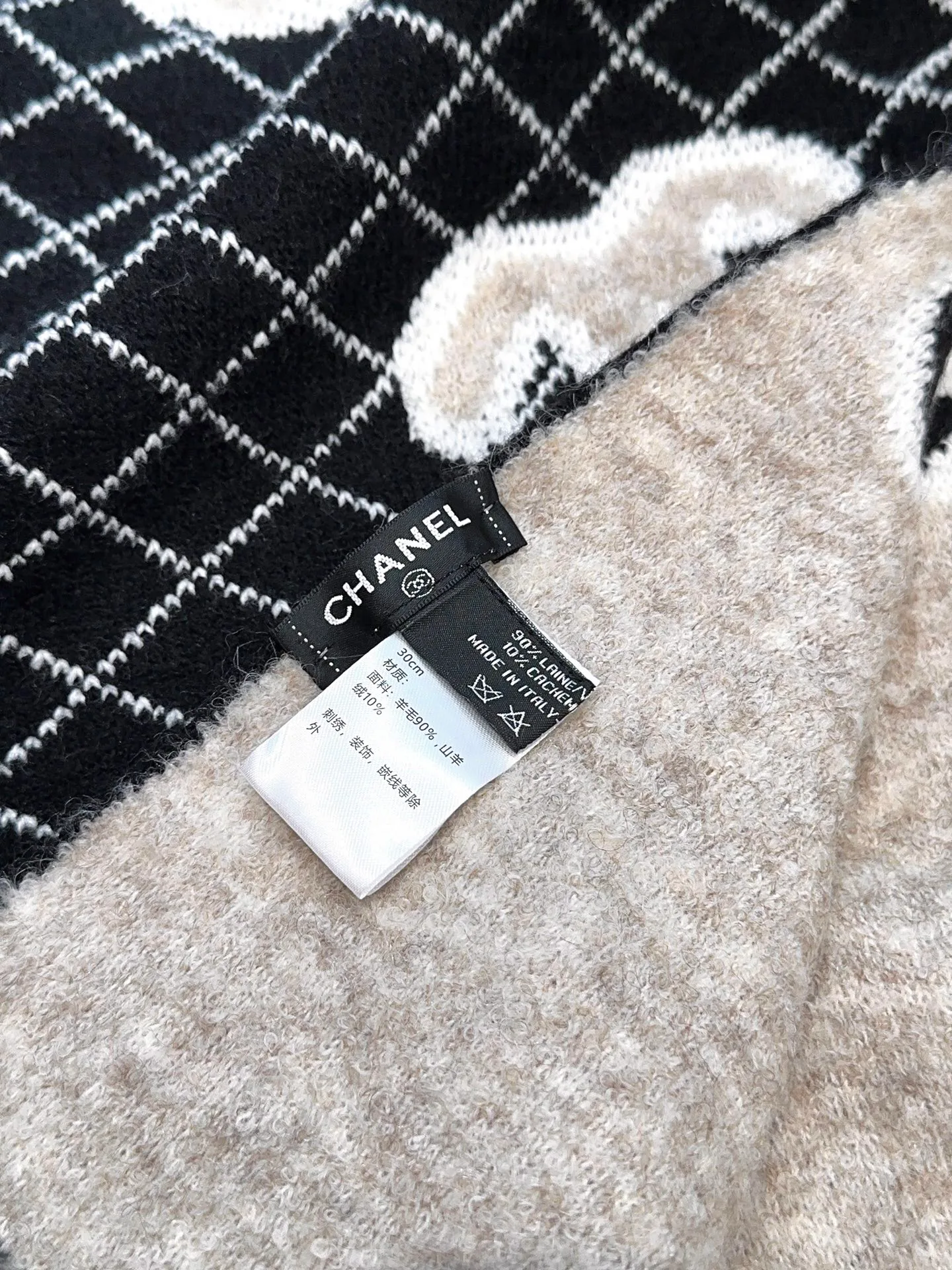 Scarves CHANEL 18105442