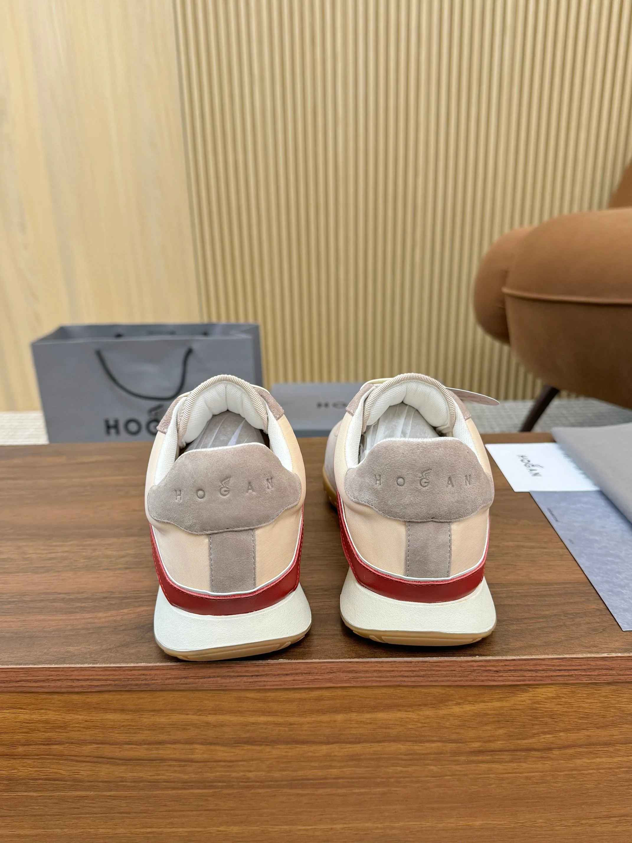 Women's Sneakers HOGAN 17182562