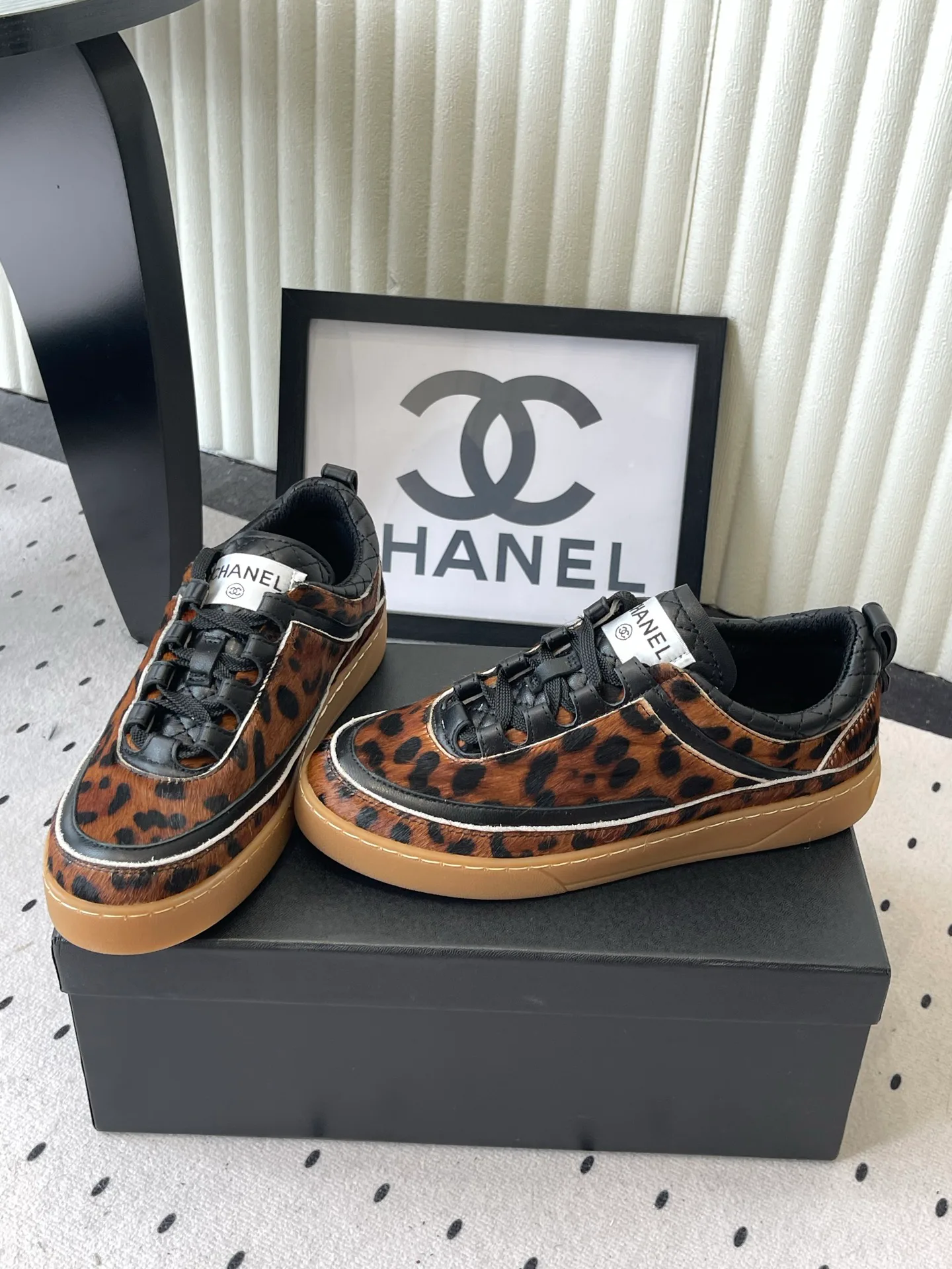 Women's Sneakers CHANEL 18069881
