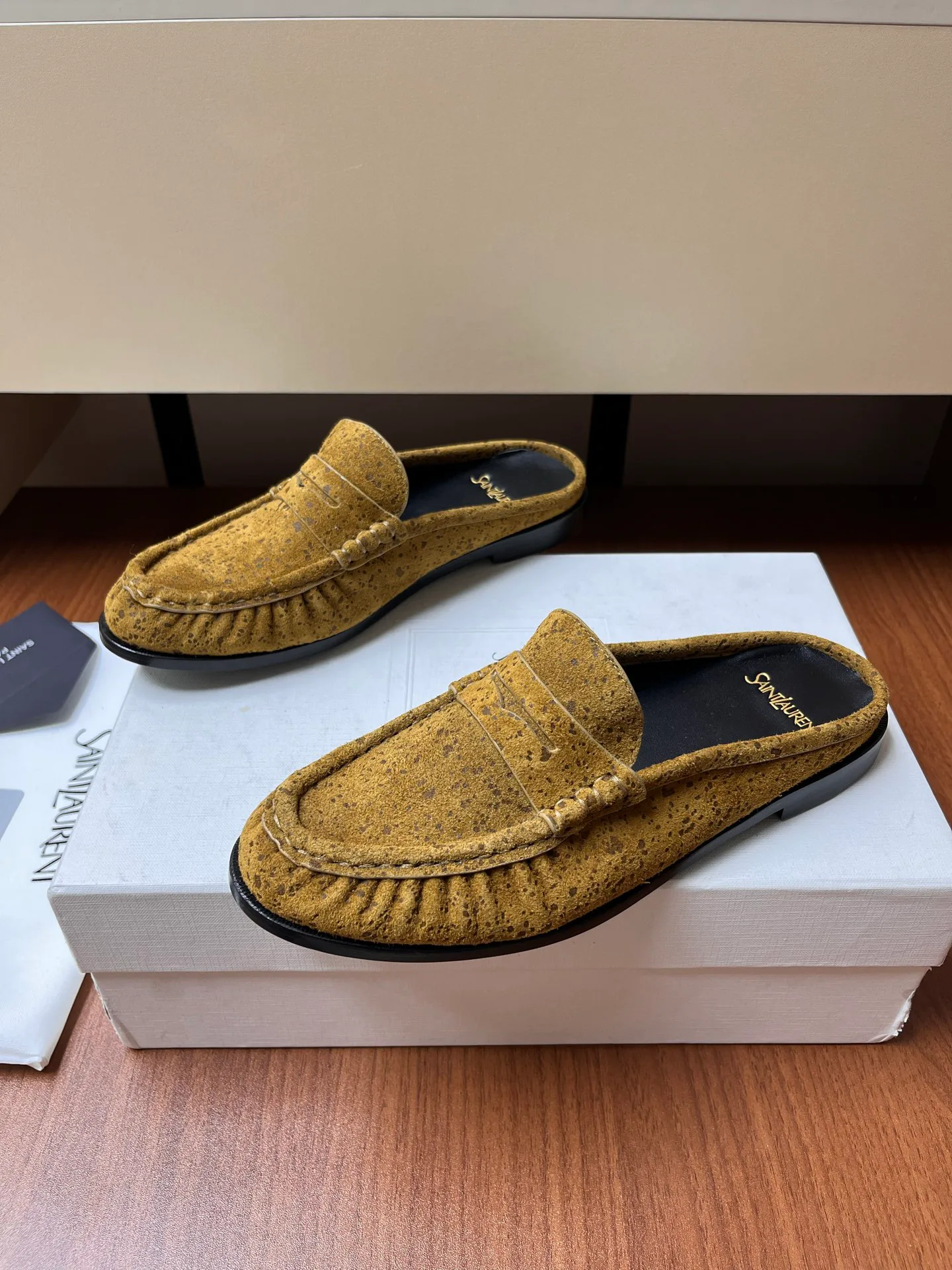 Women's Loafers And Moccasins SAINT LAURENT 18037882