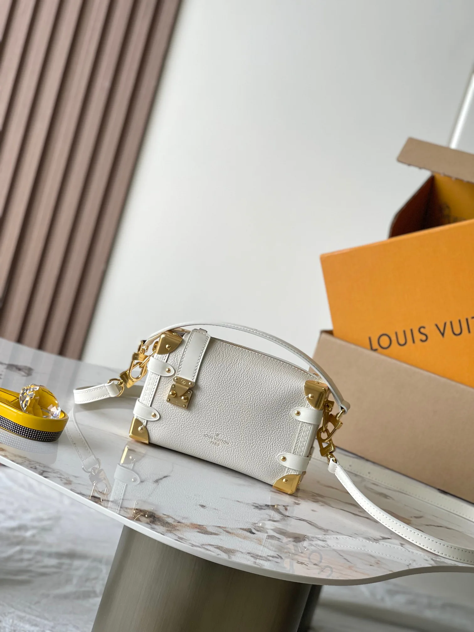 Women's Shoulder Bags LOUIS VUITTON 18170491