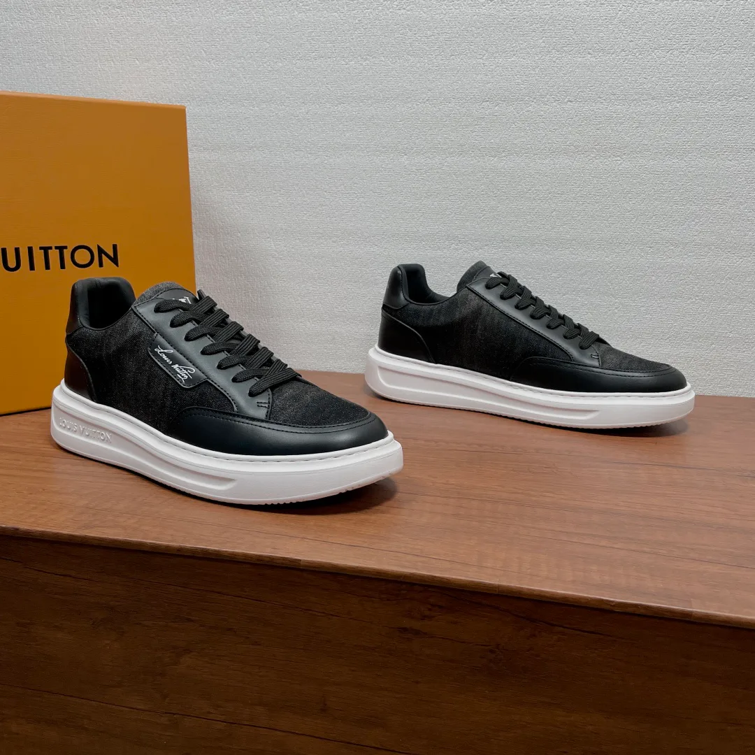Men's Sneakers LOUIS VUITTON 17542438