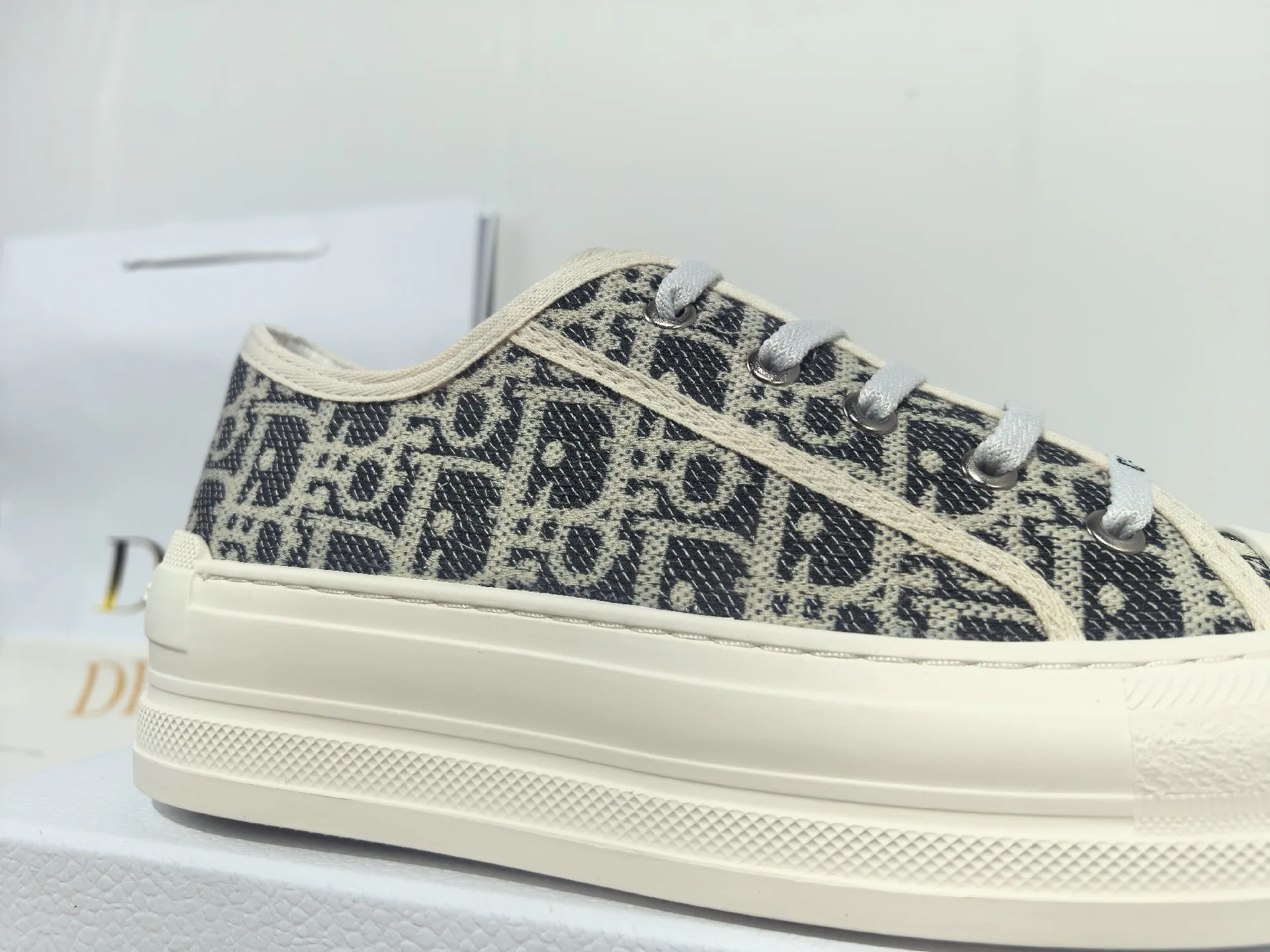 Women's Sneakers CHRISTIAN DIOR 17988672