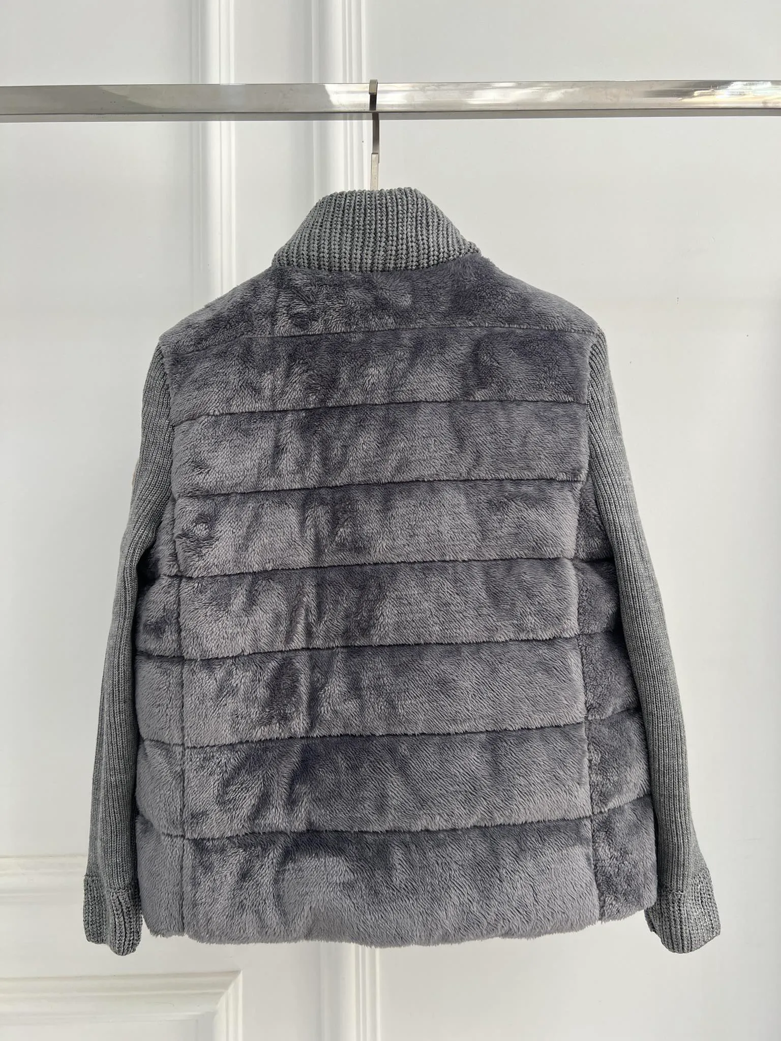 Women's Jackets And Down Jackets MONCLER 18416241