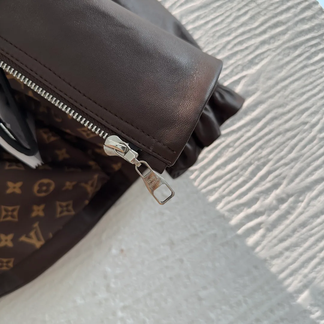 Women's Leather Jackets And Sheepskin Coats LOUIS VUITTON 17474153