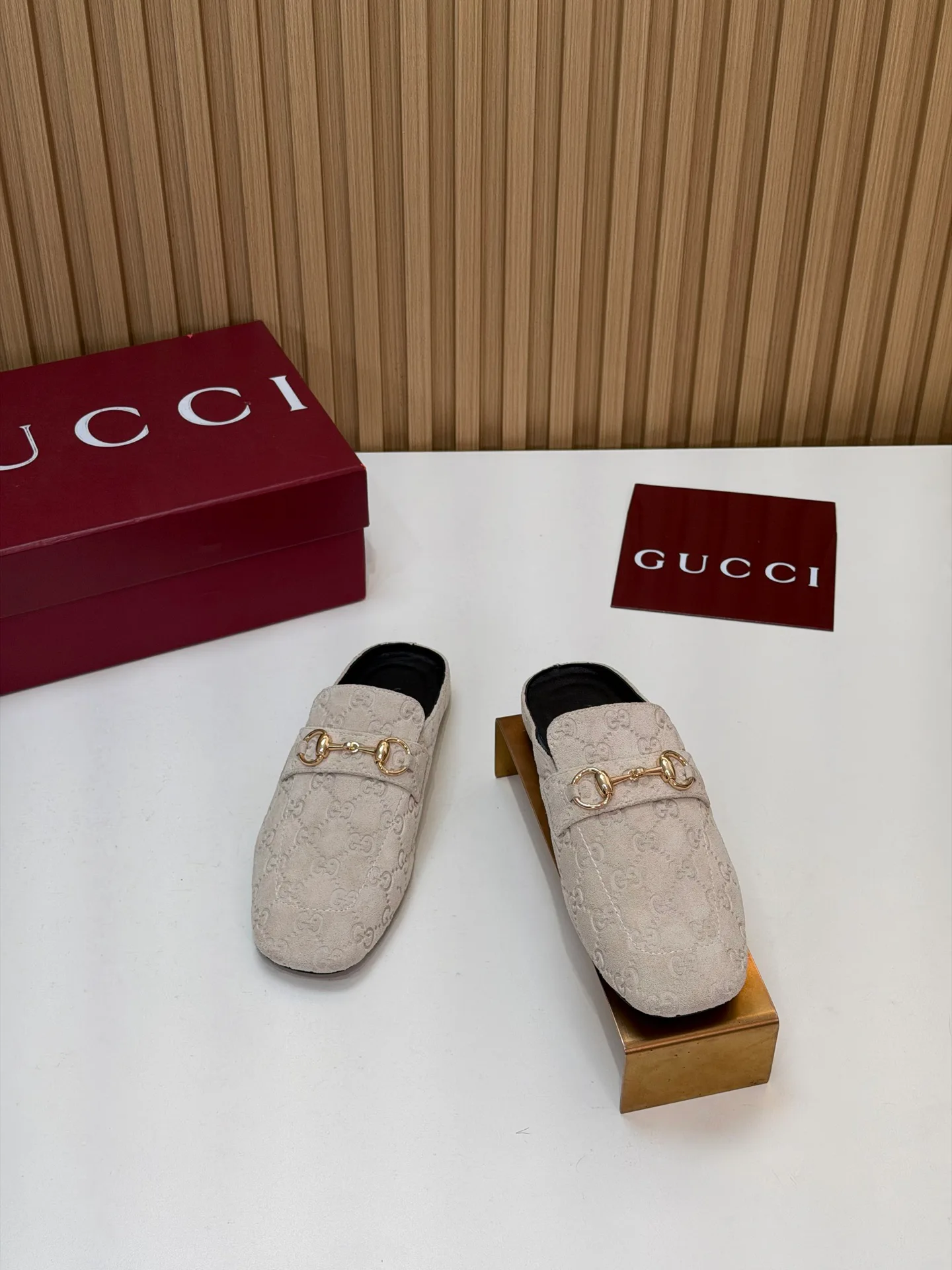 Women's Mules And Clogs GUCCI 18083801