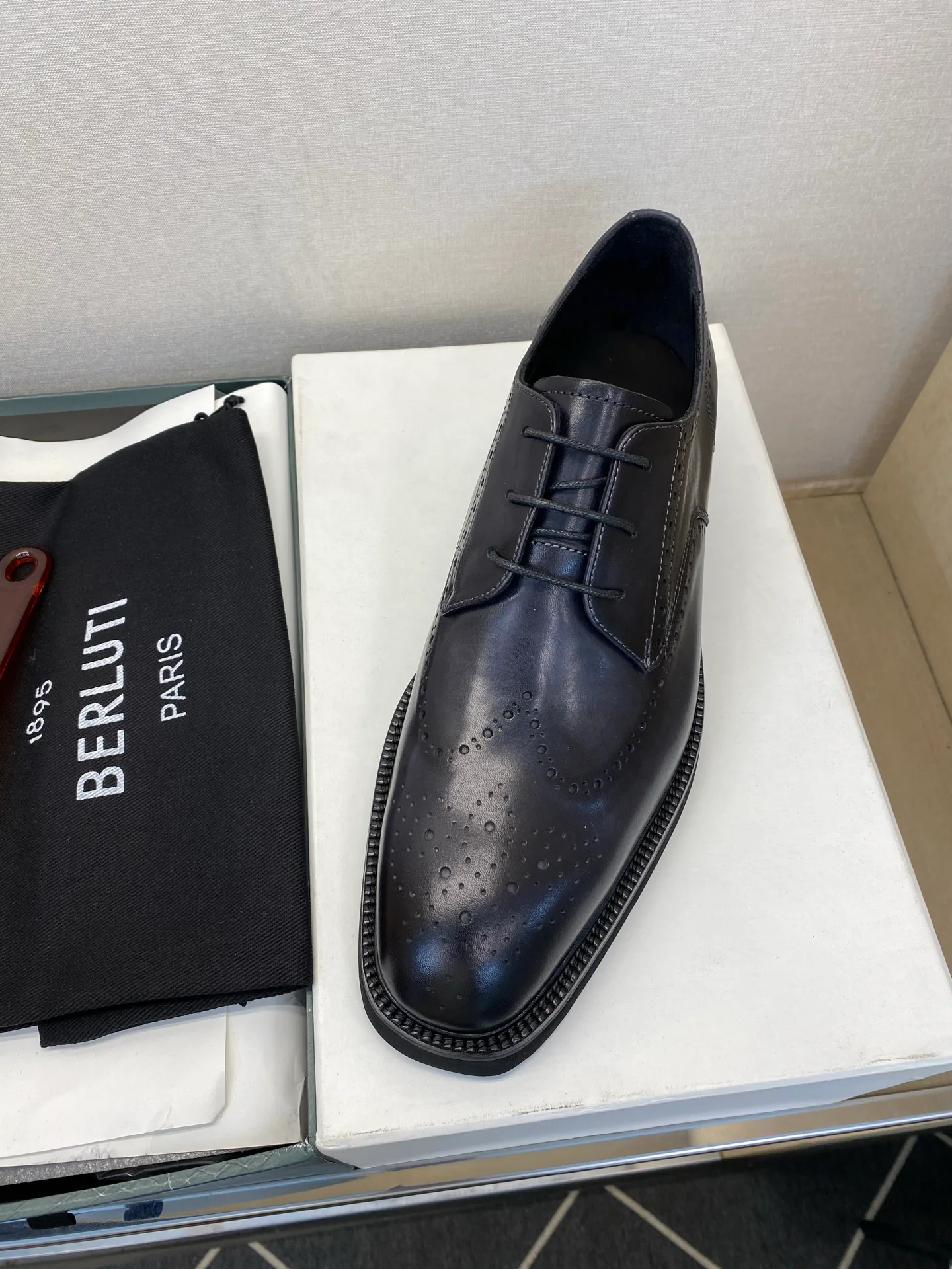 Men's Loafers And Dress Shoes BERLUTI 17971843