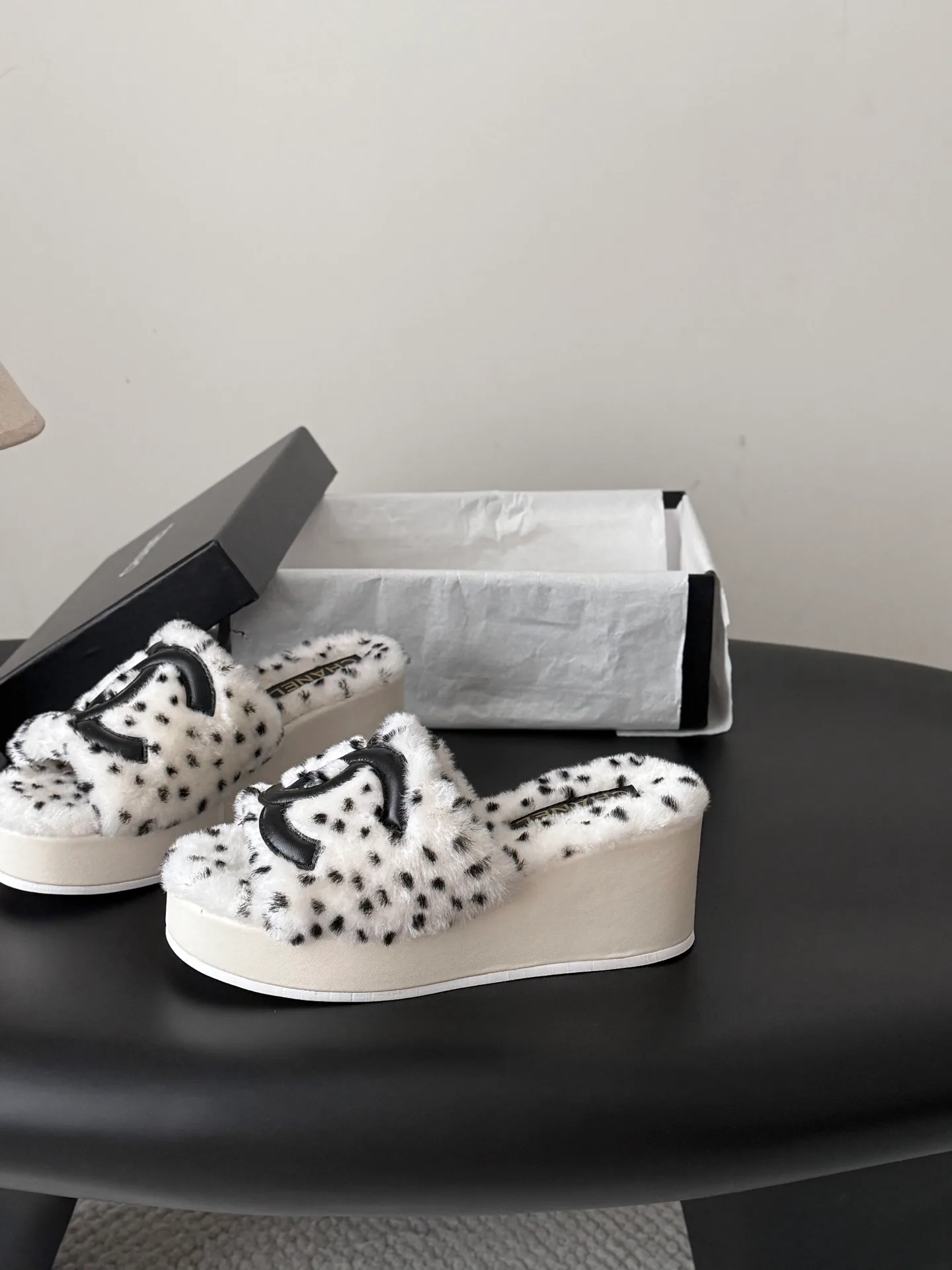 Women's Slippers CHANEL 18053836