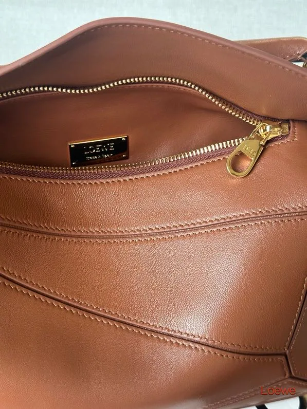 Women's Classic Handbags LOEWE 18434828
