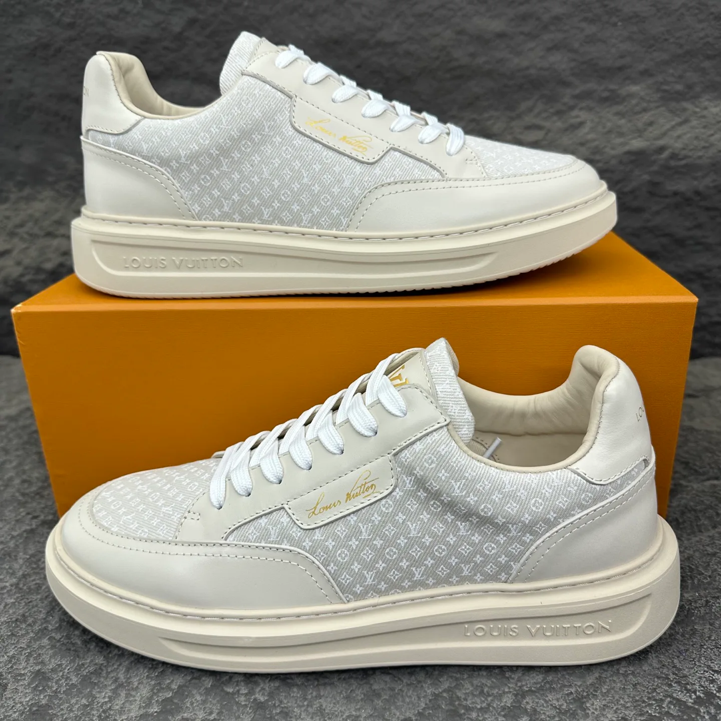 Men's Sneakers LOUIS VUITTON 18154147