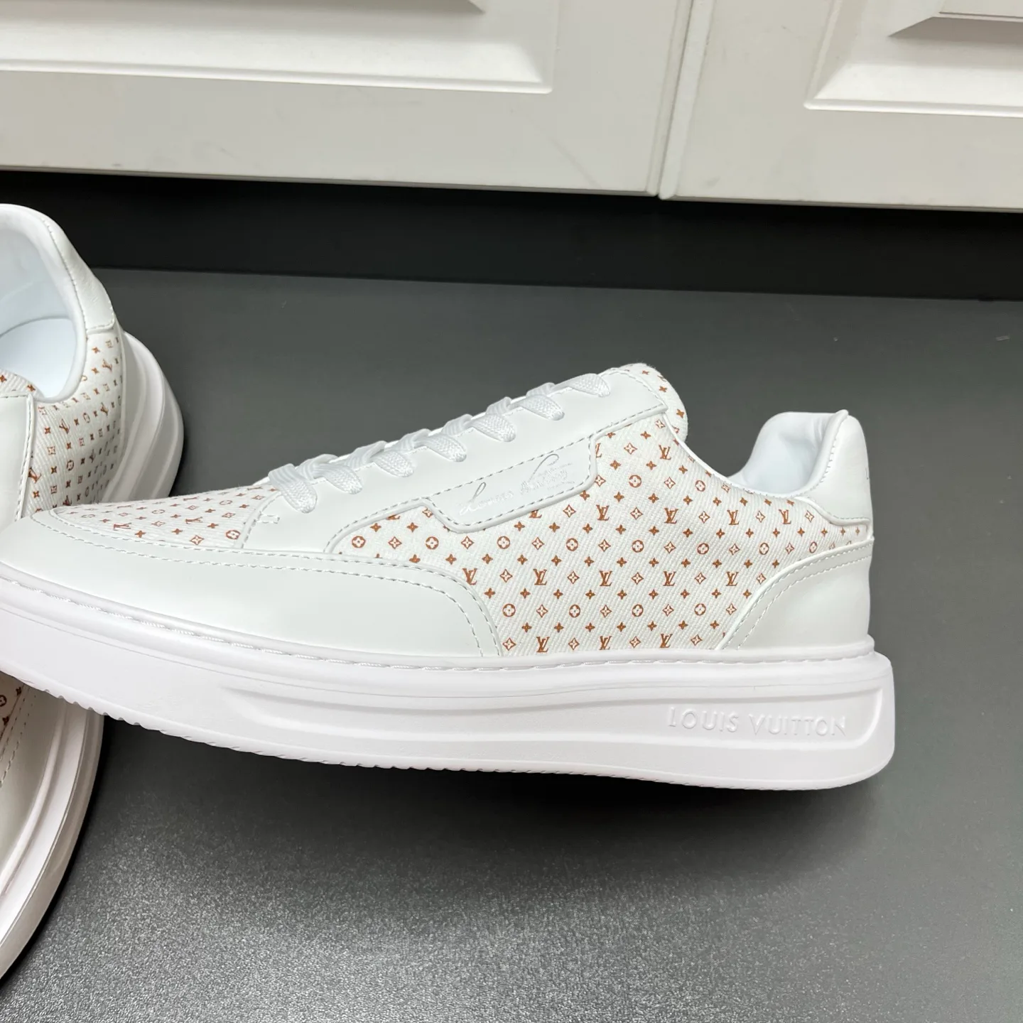 Men's Sneakers LOUIS VUITTON 18500178
