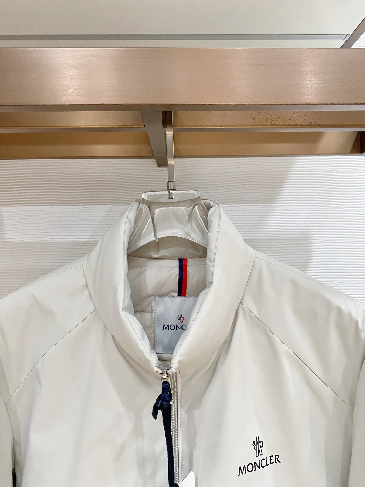Men's Jackets And Down Jackets MONCLER 18374658