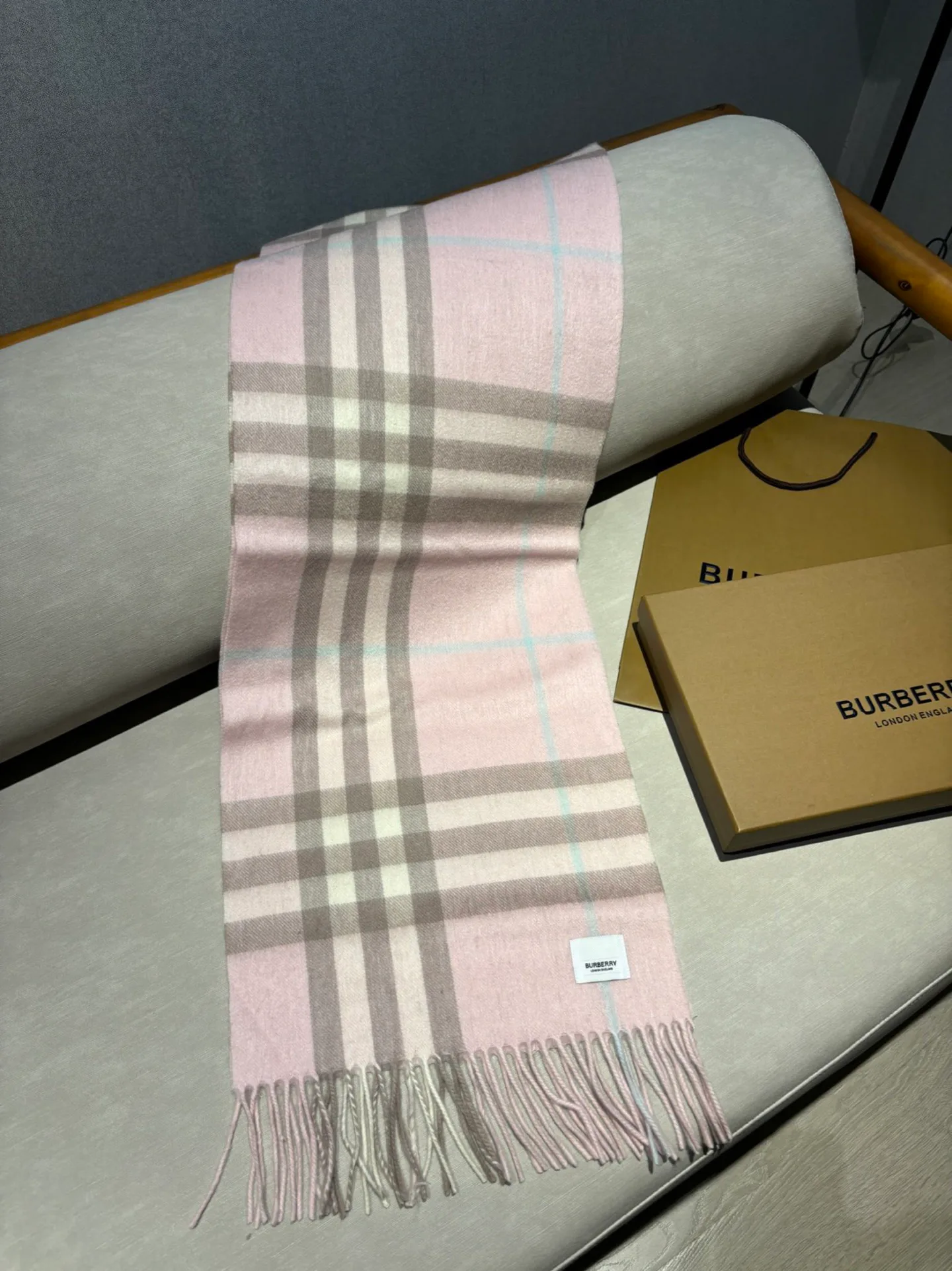 Scarves BURBERRY 18507479