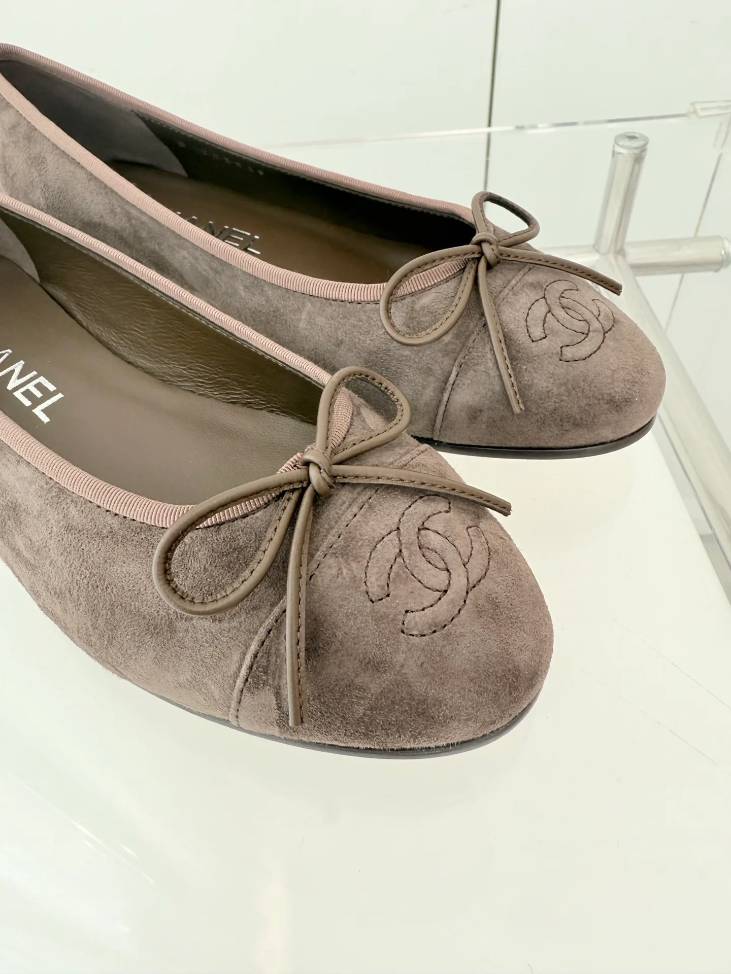 Women's Ballet Flats CHANEL 18120820